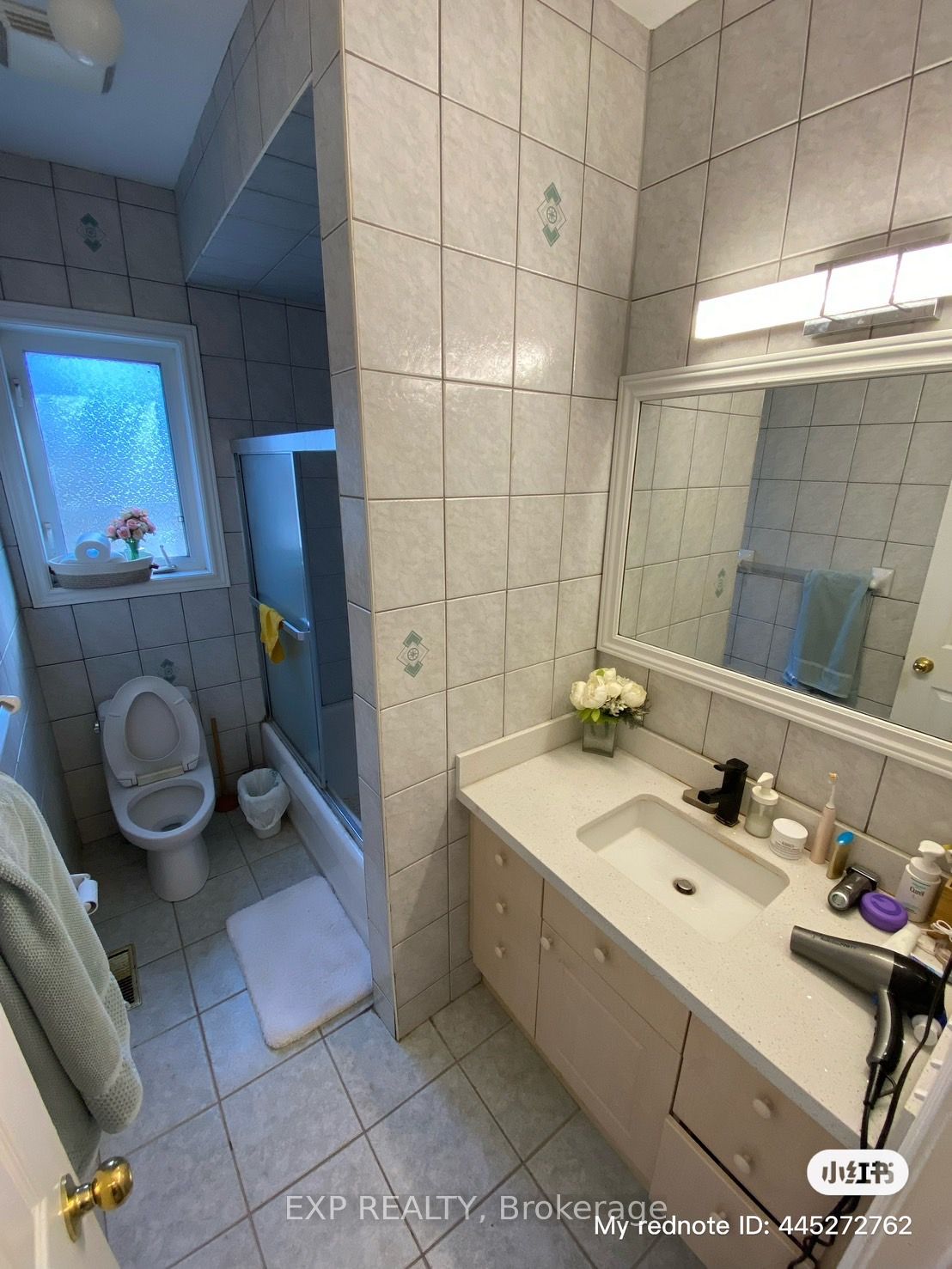 Unit UPPER ROOM 1 - 123 Steeles Avenue E, North York 4
