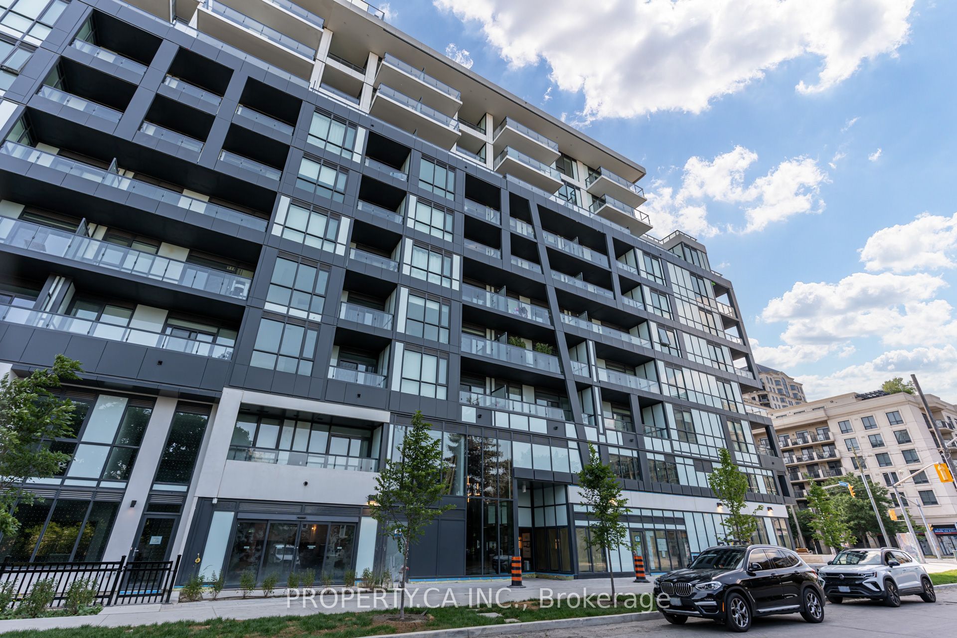 Unit 106 - 6 Greenbriar Road, North York 4