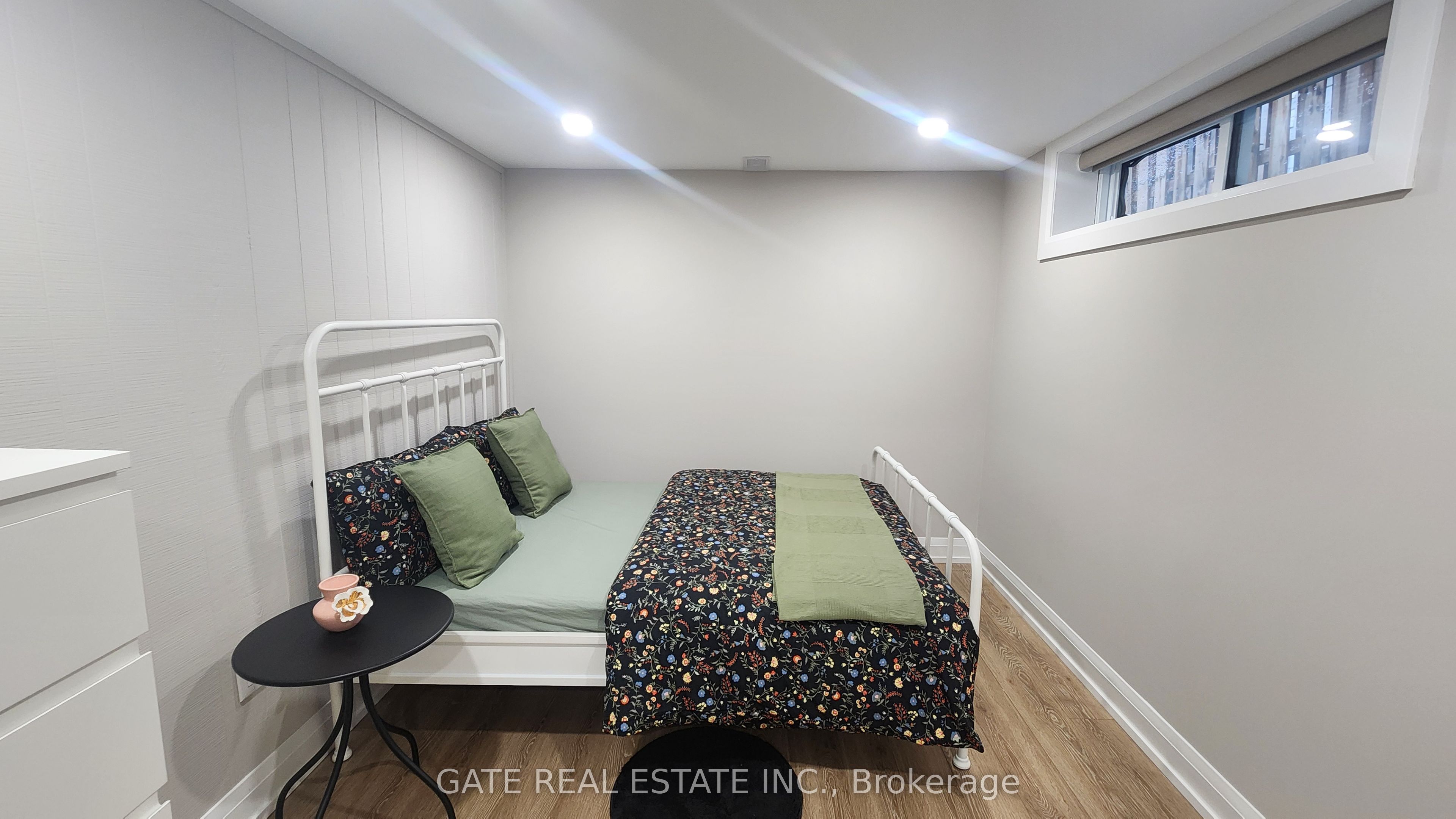 Unit BSMT - 29 Caronport Crescent, North York 3