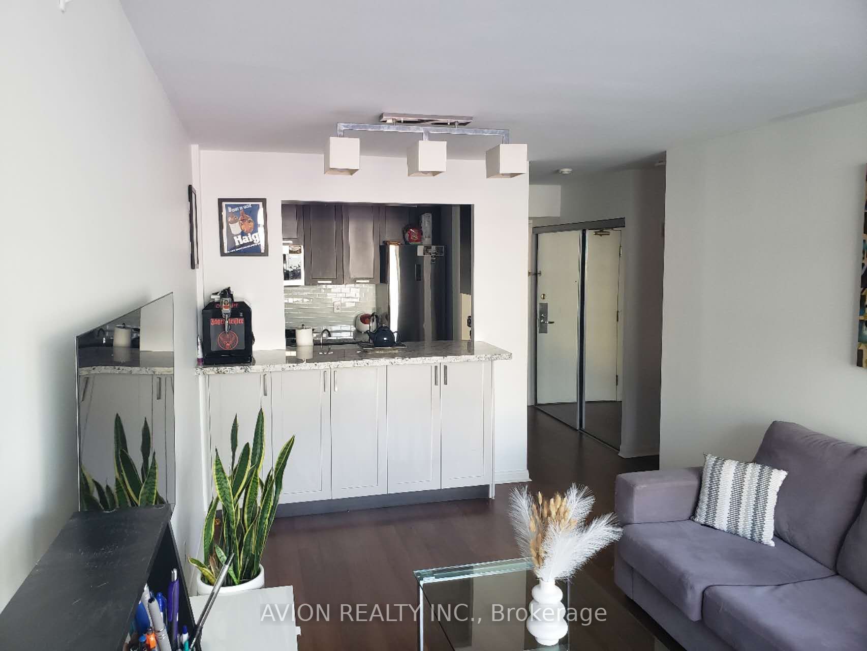 Unit 515 - 5 Rosehill Avenue, Toronto 3