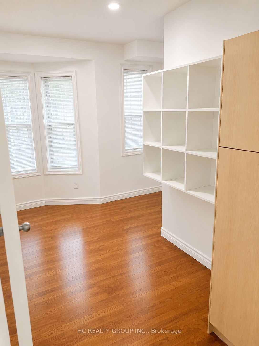 562 Bathurst Street, Toronto 3