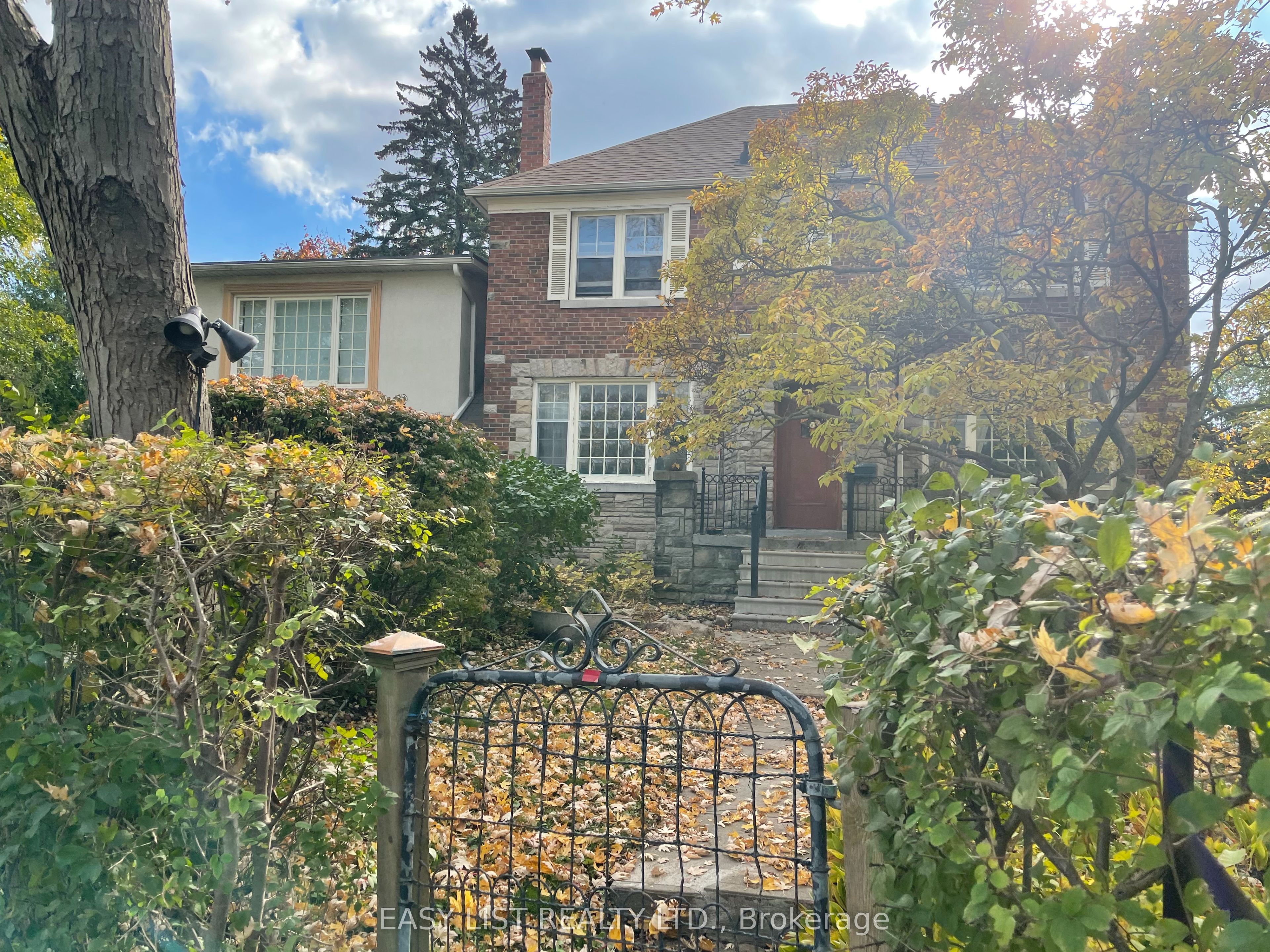 205 Ridley Boulevard, Toronto 4