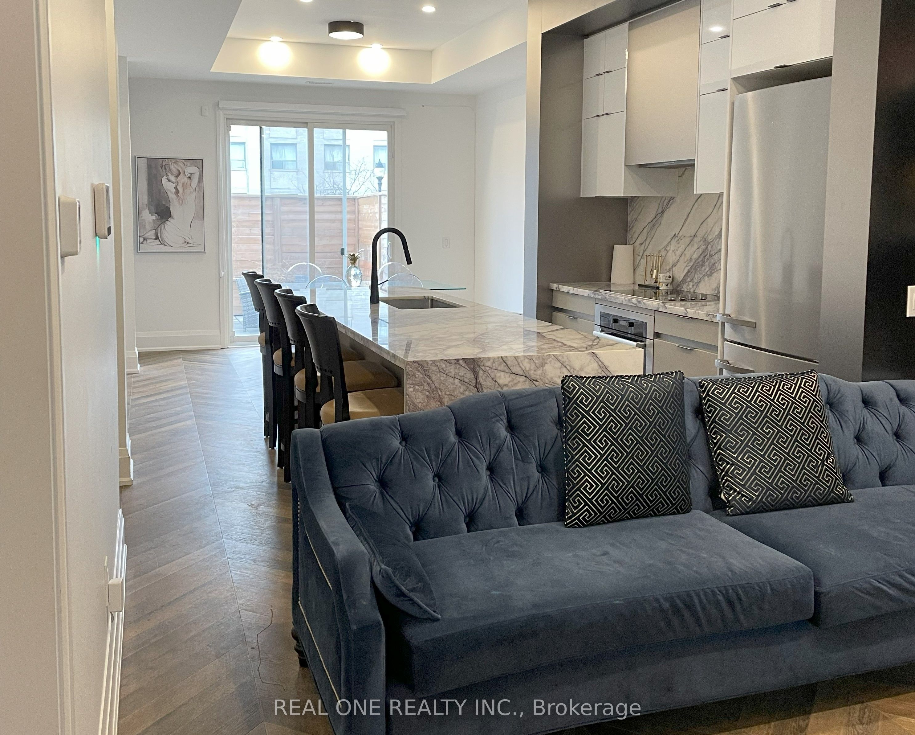 Unit Unit 5 - 25 Dervock Crescent, North York 3