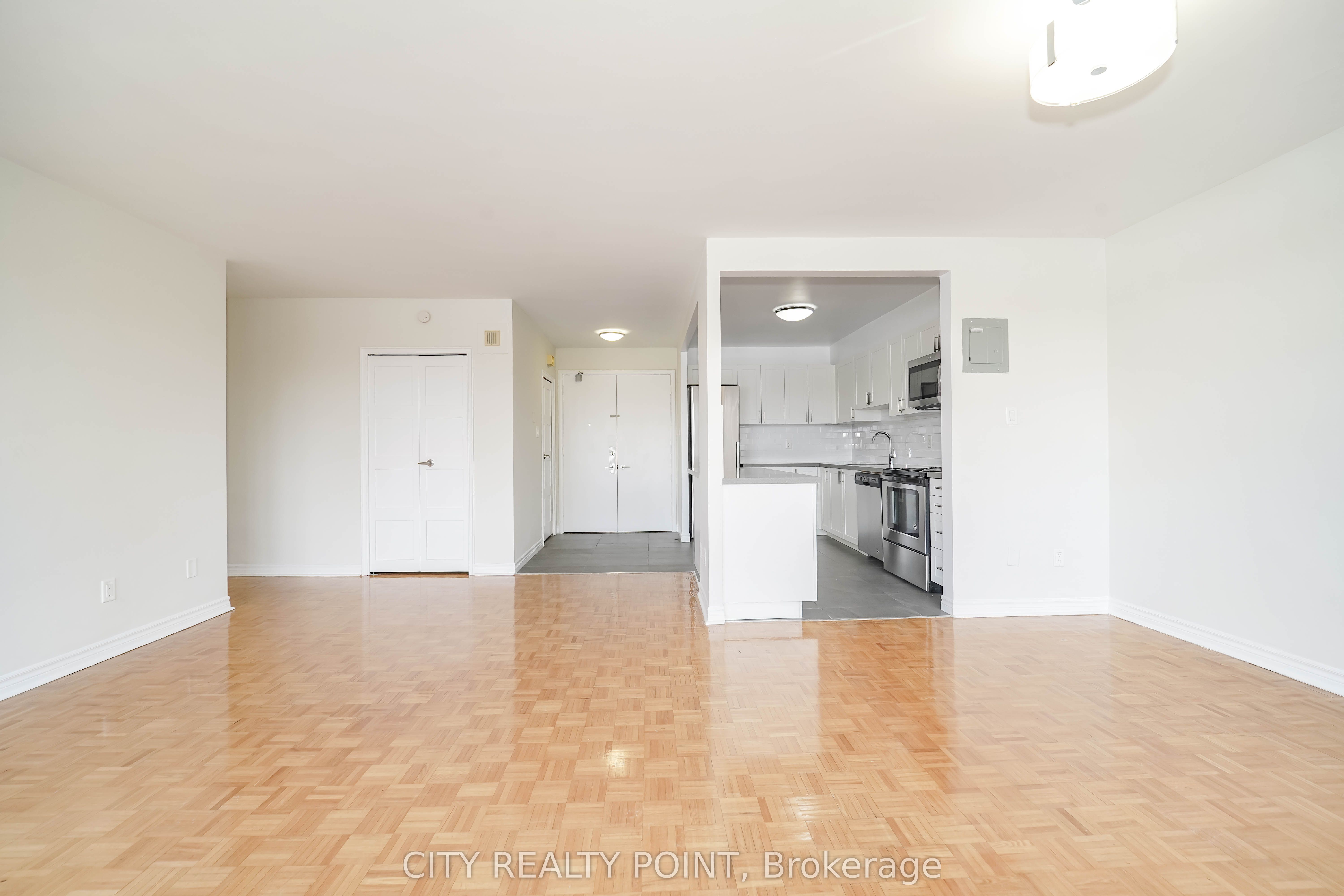 Unit 510 - 10 Shallmar Boulevard, Toronto 3
