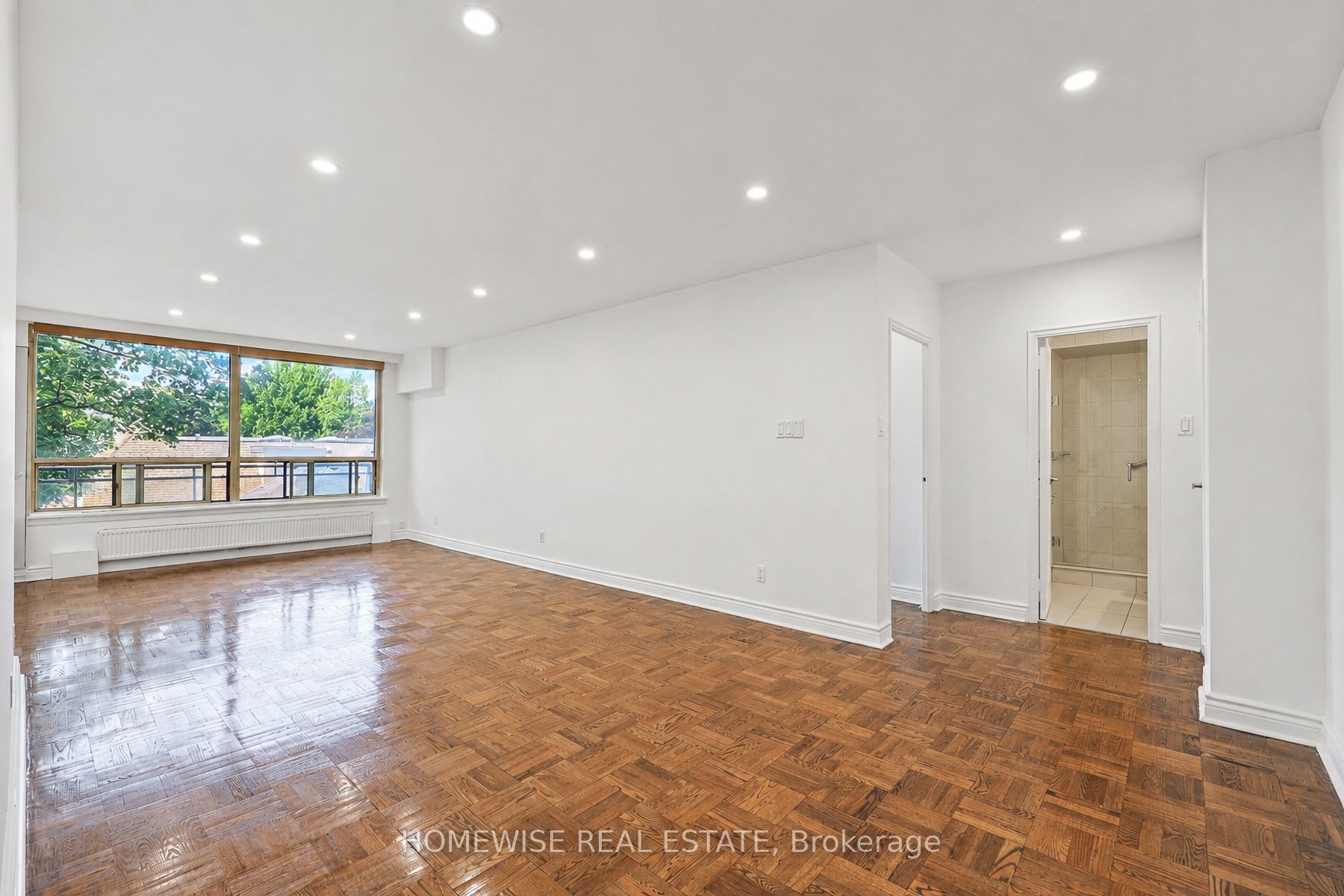 Unit 401 - 2500 Bathurst Street, Toronto 4