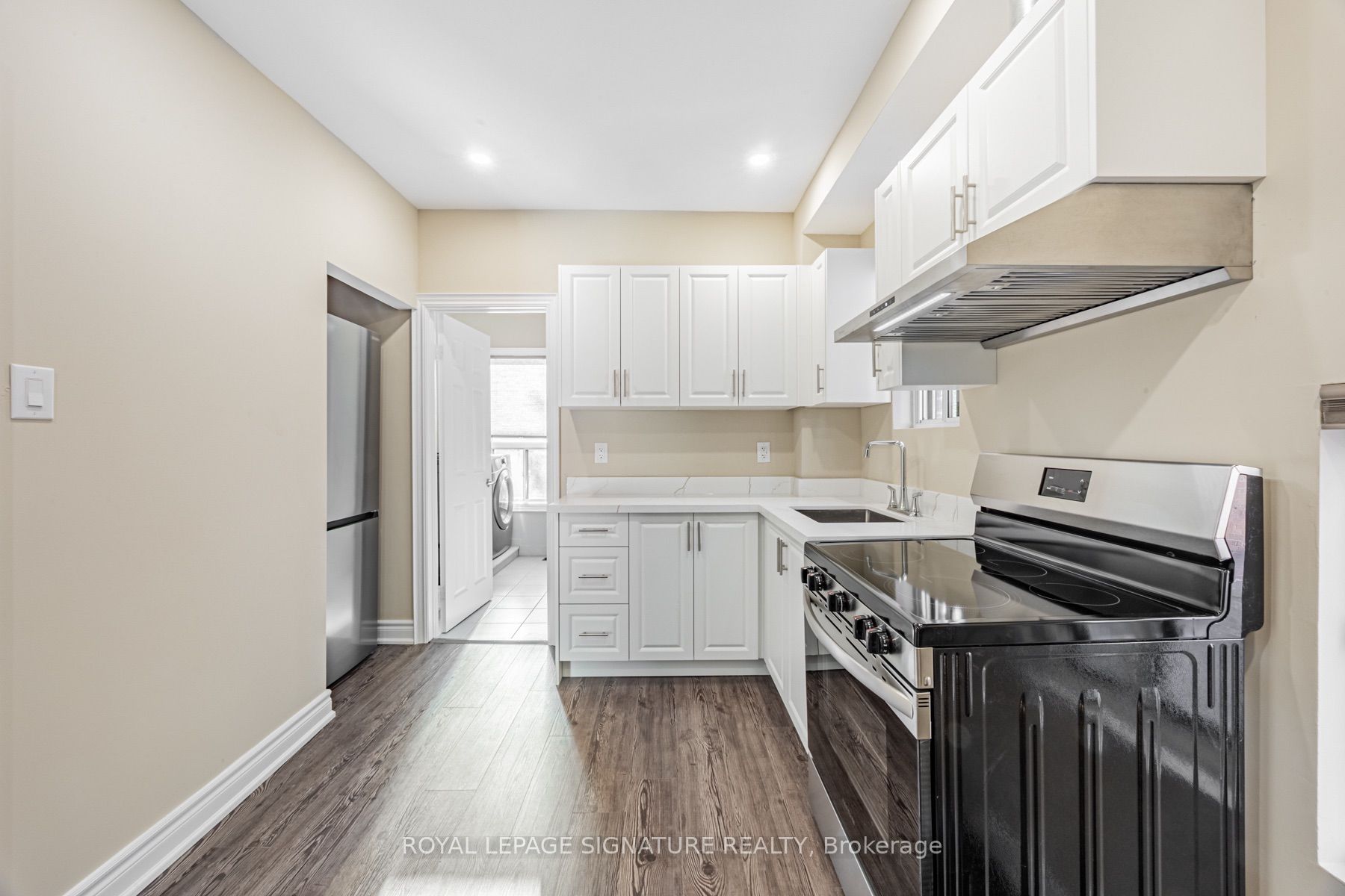 Unit 1 - 14 Howland Avenue, Toronto 5