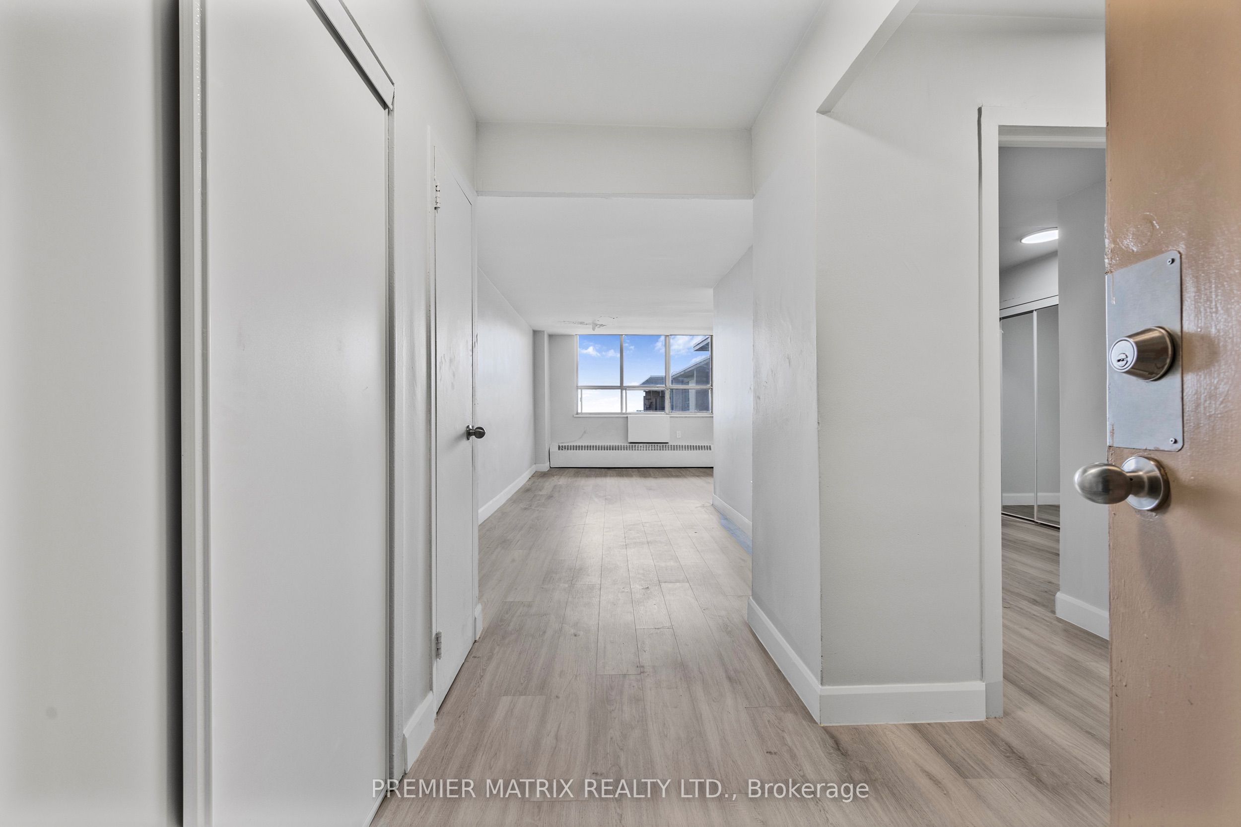 Unit 608 - 65 Thorncliffe Park Drive, Toronto 3