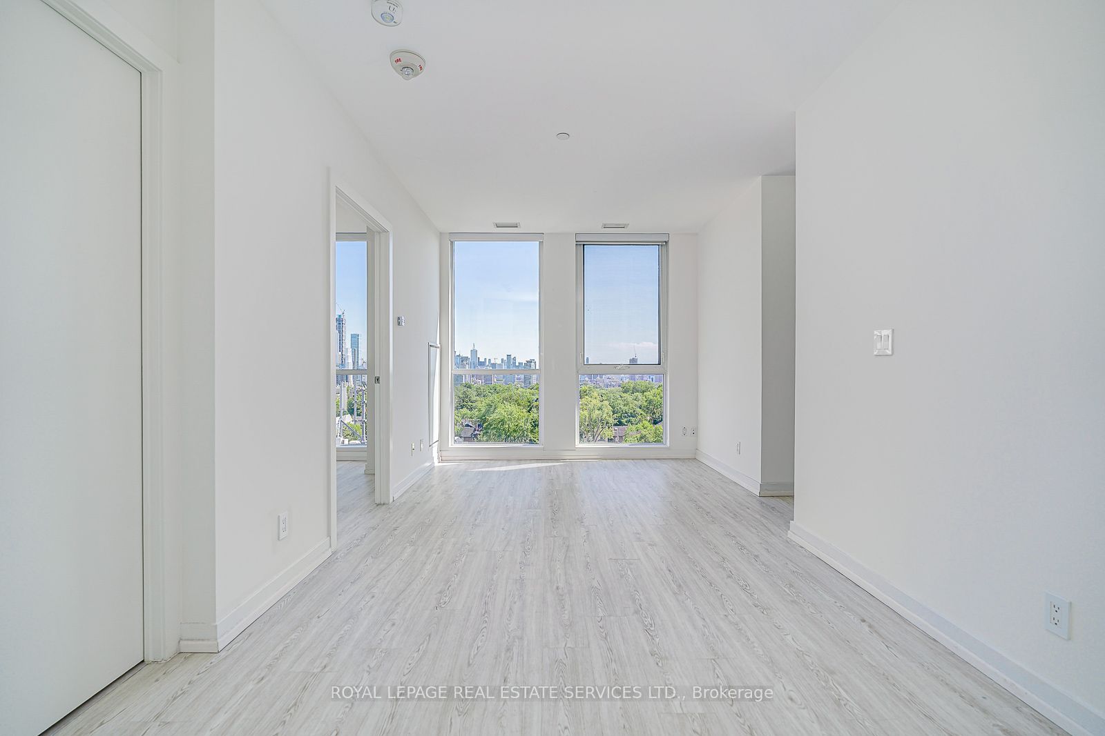 Unit 1110 - 223 St Clair Avenue W, Toronto 3