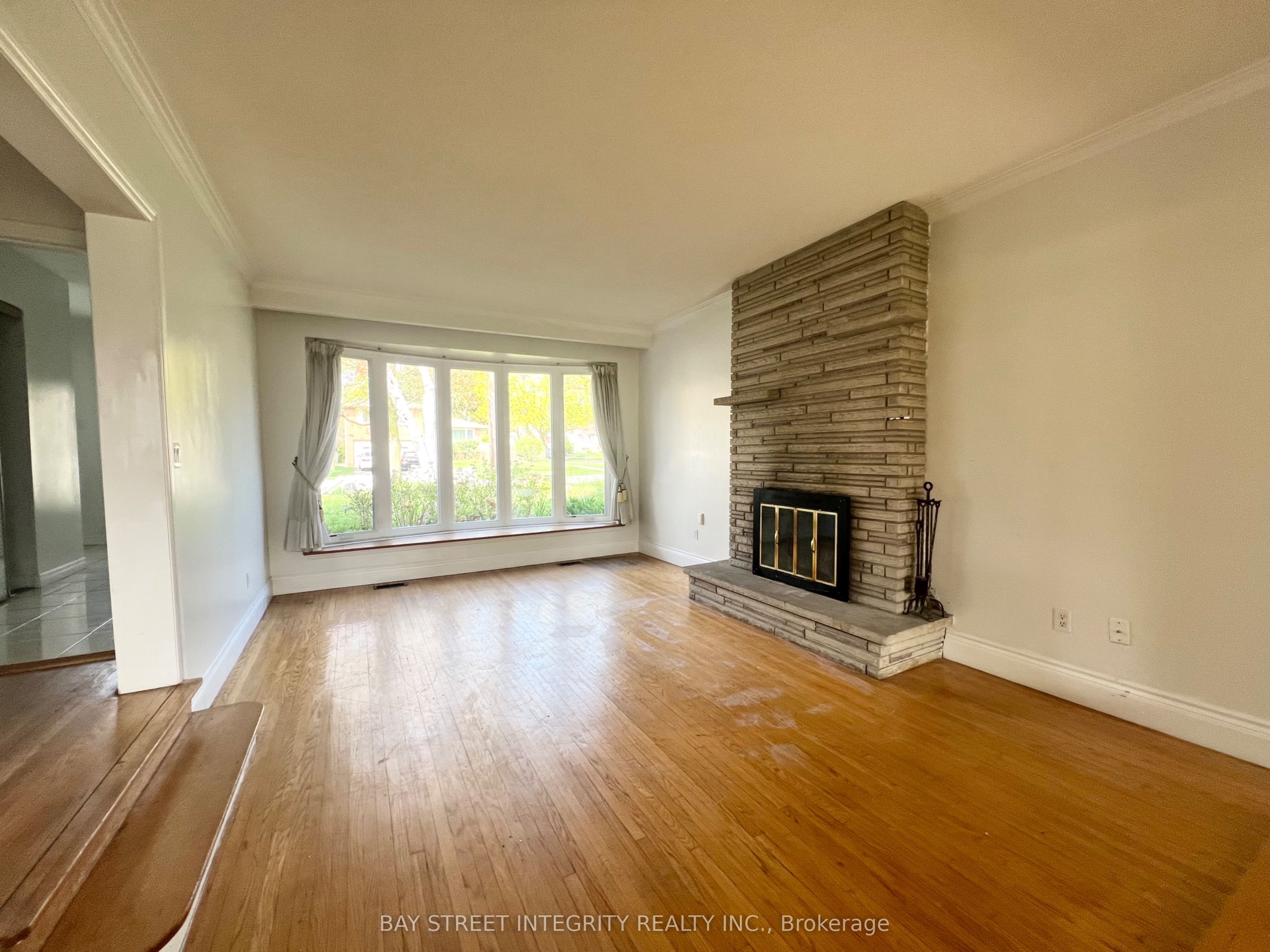 27 Tollerton Avenue, North York 3