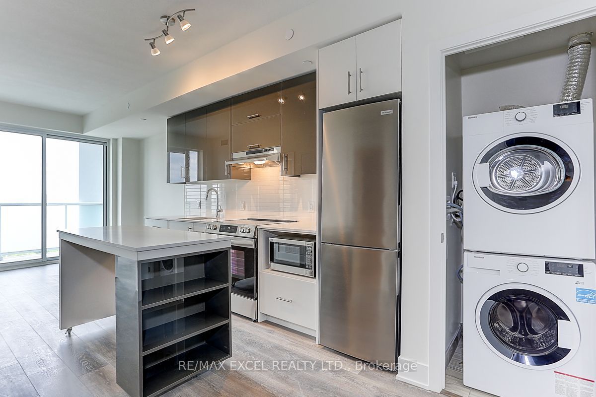 Unit 1710 - 188 Fairview Mall Drive, North York 4