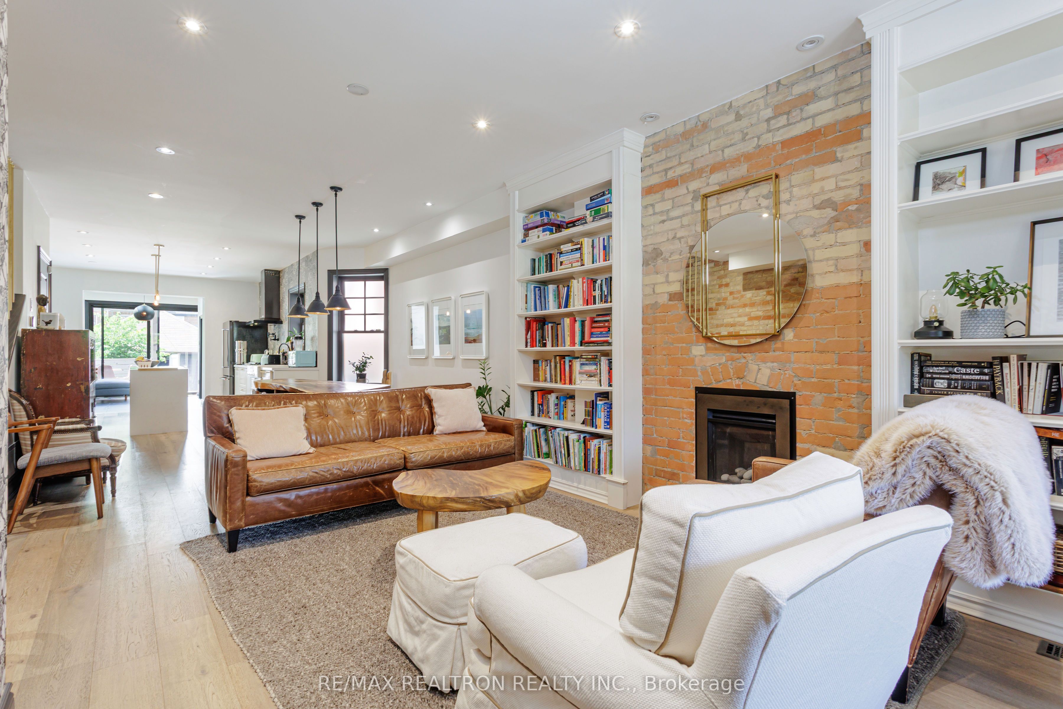 214 Grace Street, Toronto 4