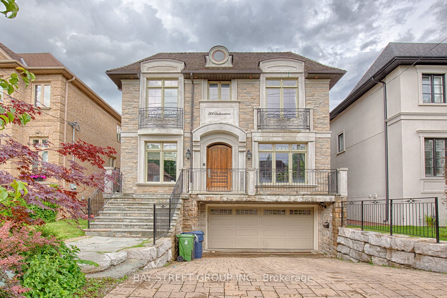 500 Deloraine Avenue, Toronto 2