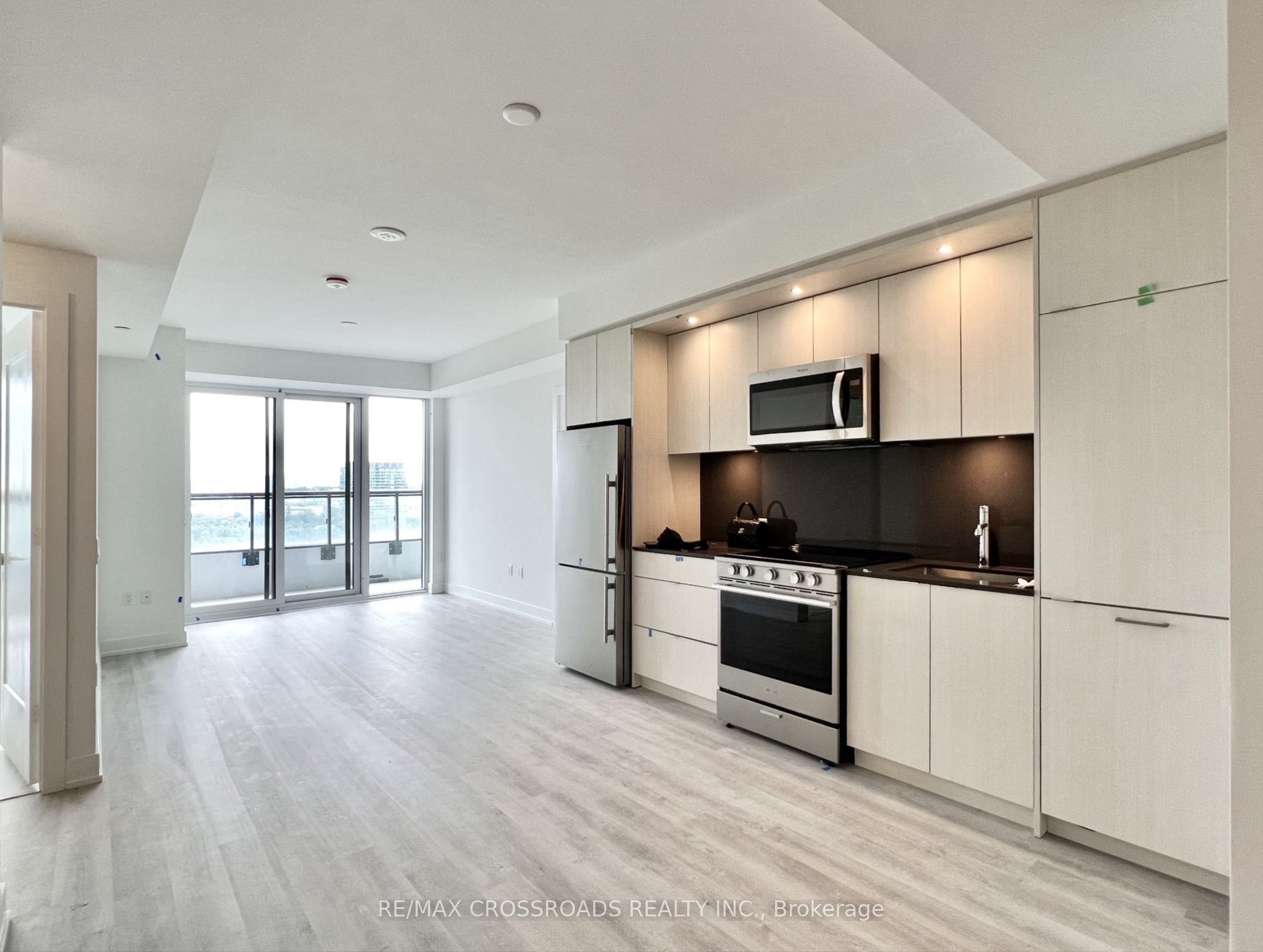 Unit 1333 - 20 Inn On The Park Drive, North York 4