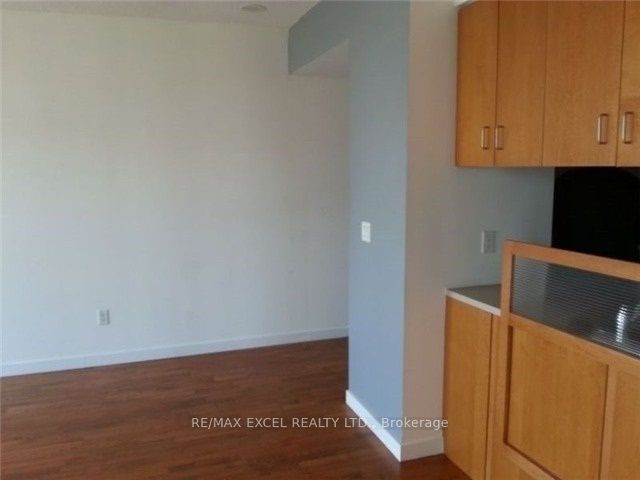 Unit 1604 - 285 Mutual Street, Toronto 4