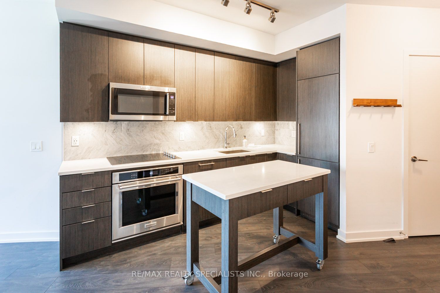 Unit 540 - 38 Iannuzzi Street, Toronto 5