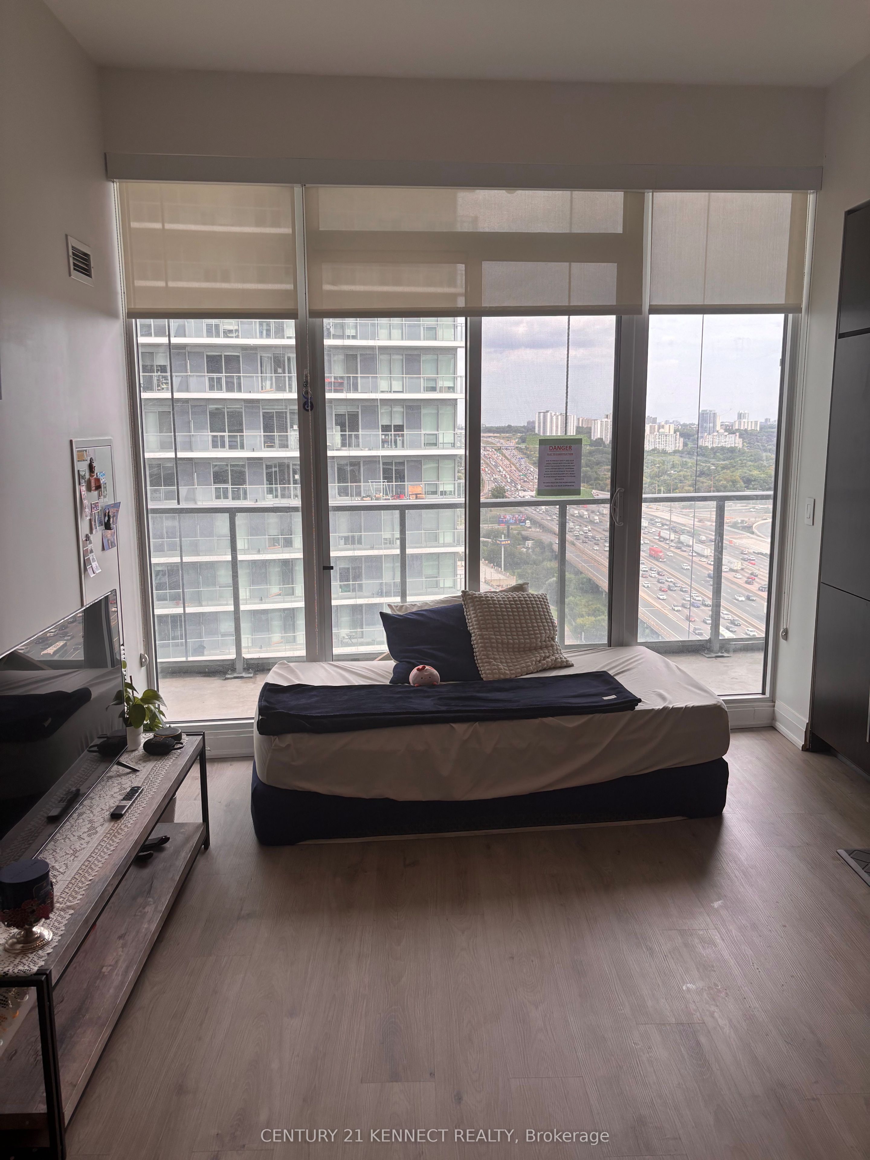 Unit 2107 - 115 Mcmahon Drive, North York 4