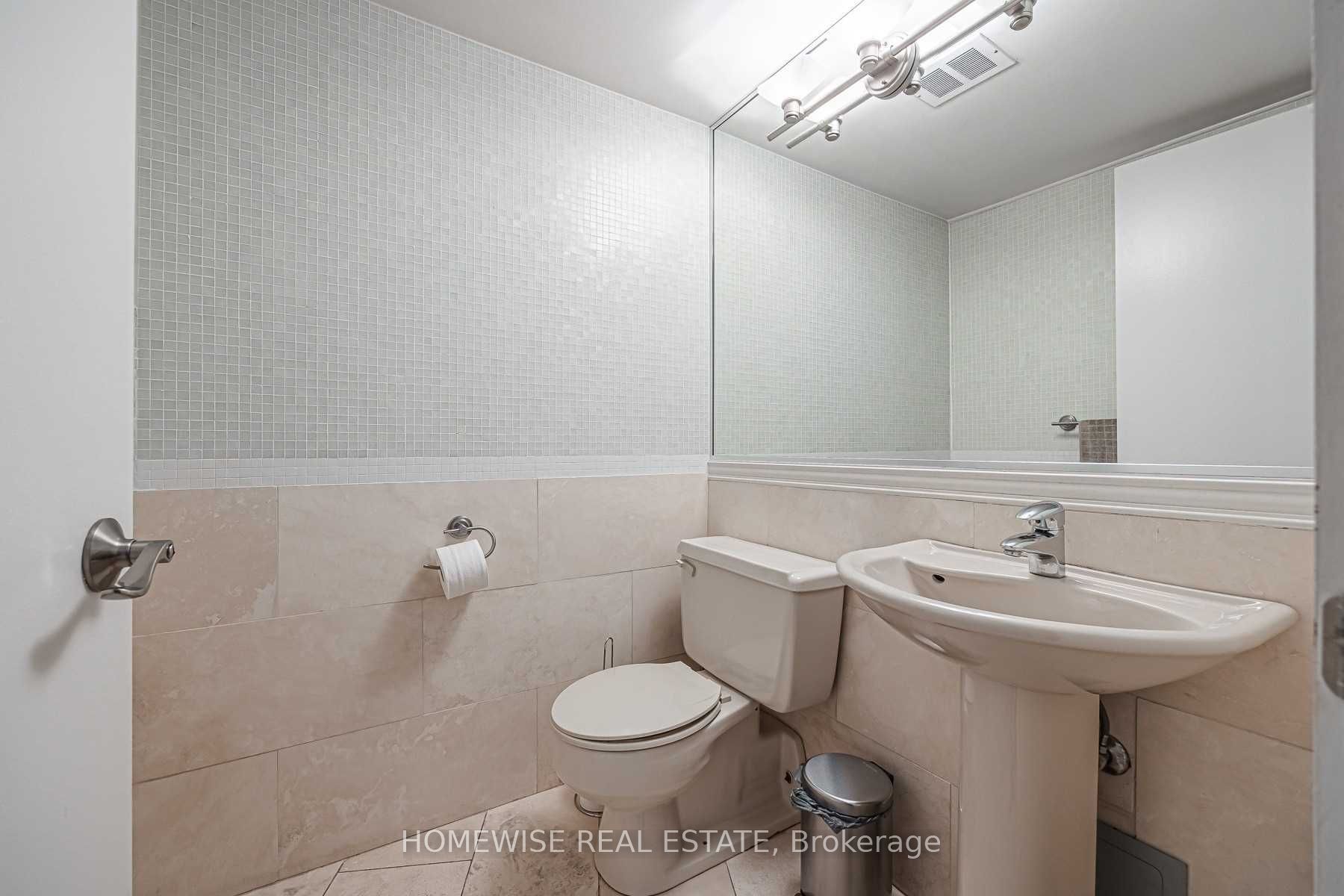 Unit 1808 - 33 Harbour Square, Toronto 5