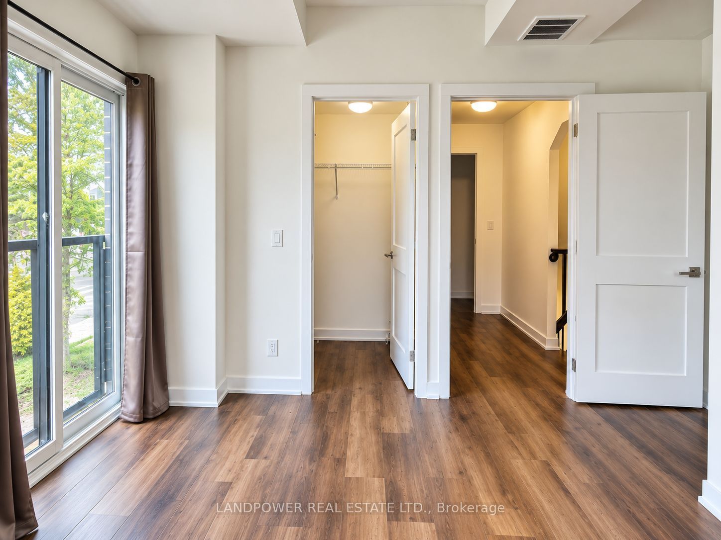 Unit 21 - 51 Winlock Park, North York 3