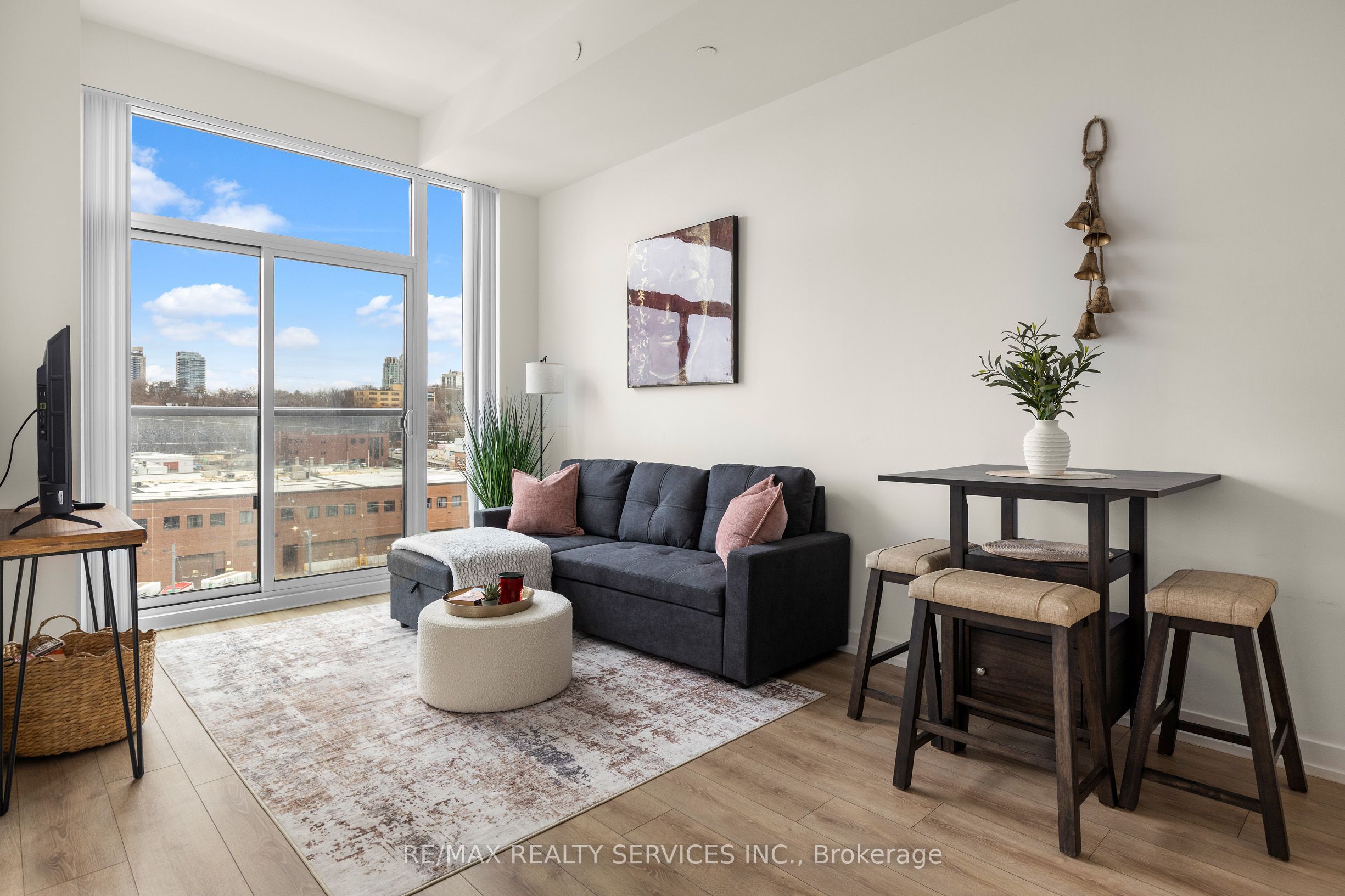 Unit 708 - 500 Dupont Street, Toronto 3