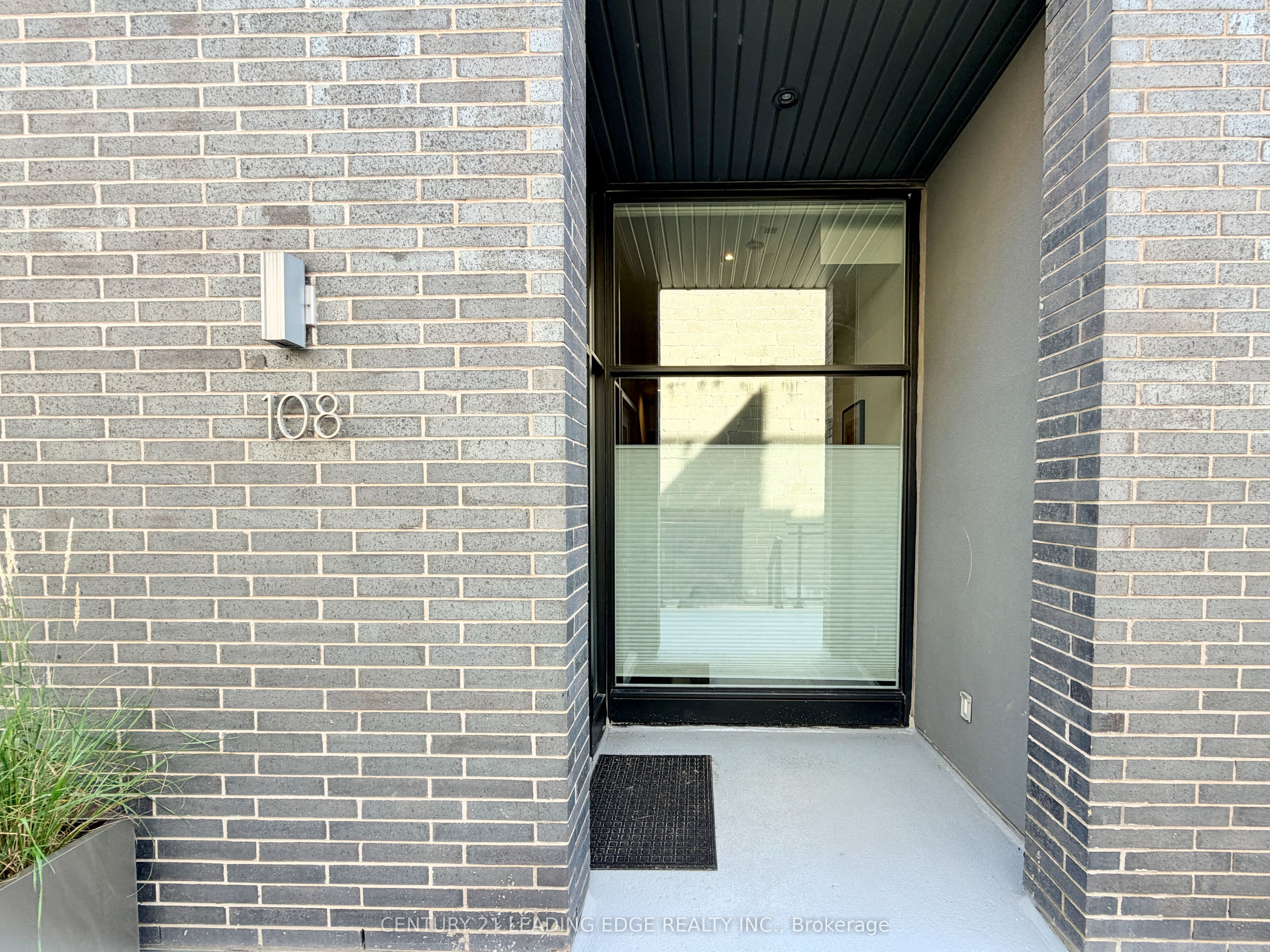 Unit 108 - 483 Dupont Street, Toronto 4