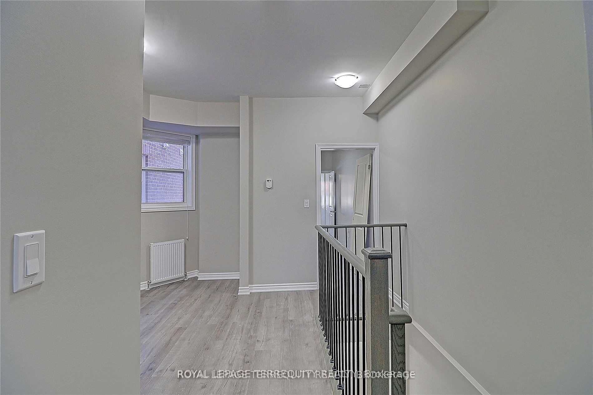 Unit A - 637 Lansdowne Avenue, Toronto 2