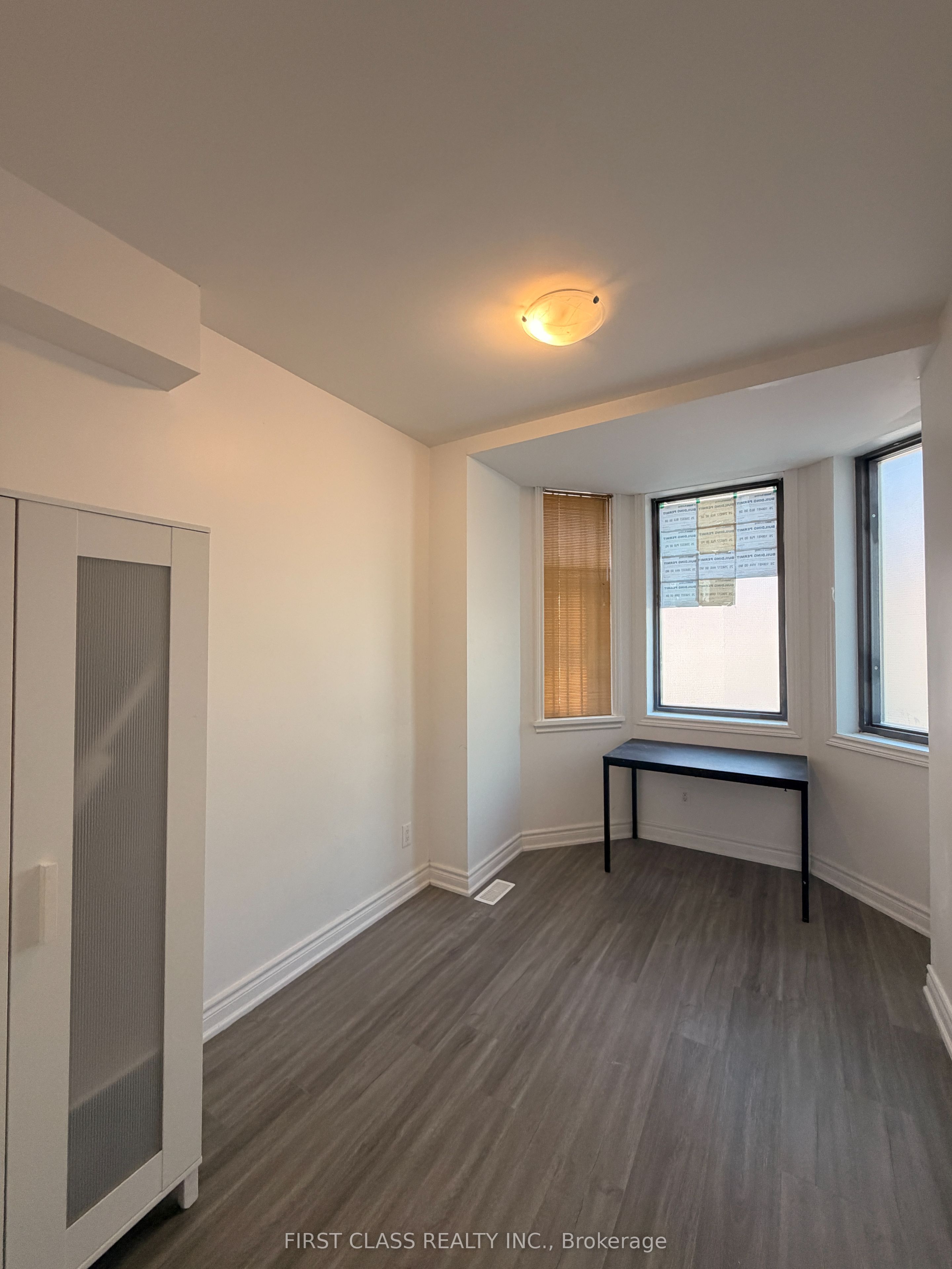 Unit Lower - 55 Huron Street, Toronto 5