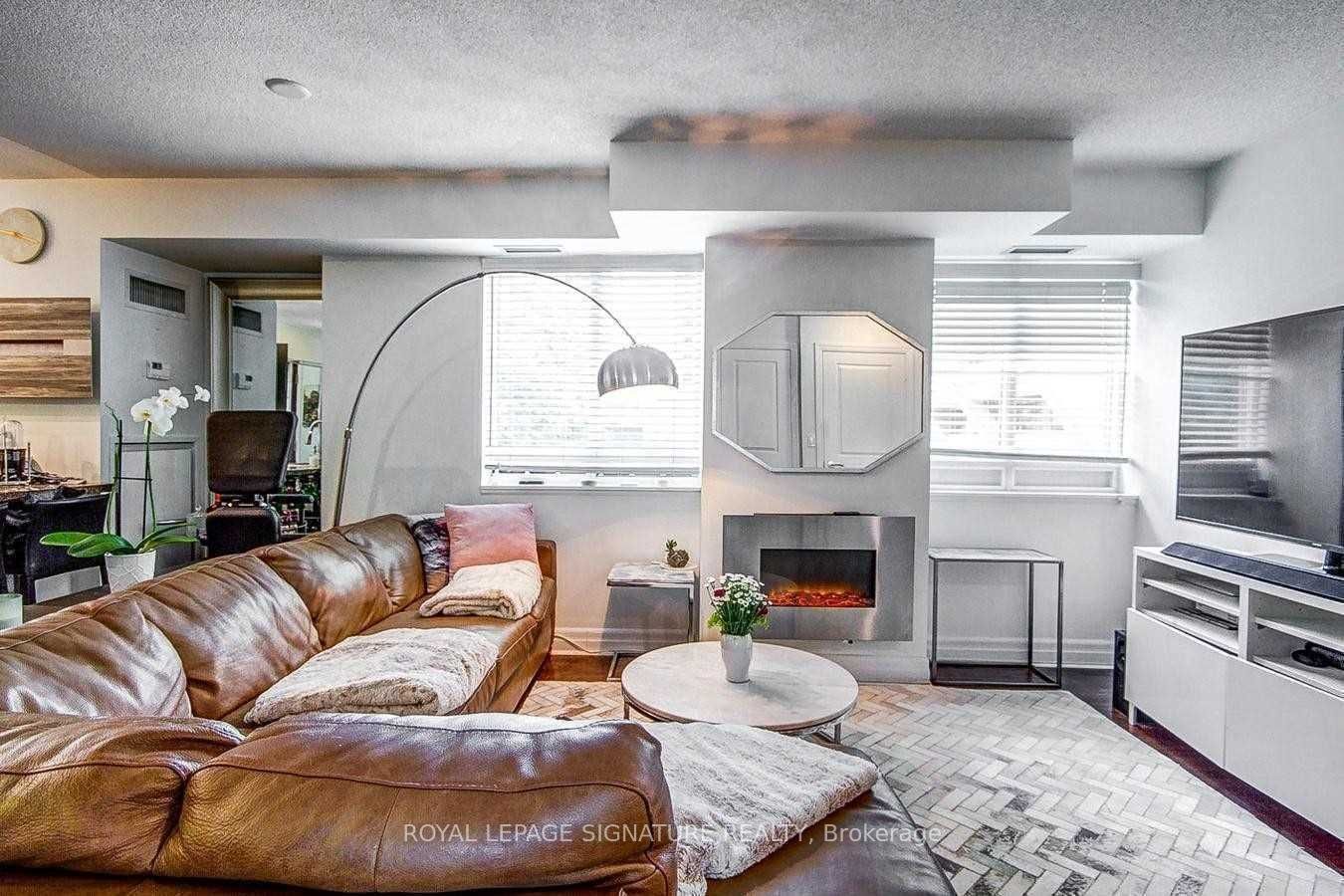 Unit 503 - 35 Balmuto Street, Toronto 4