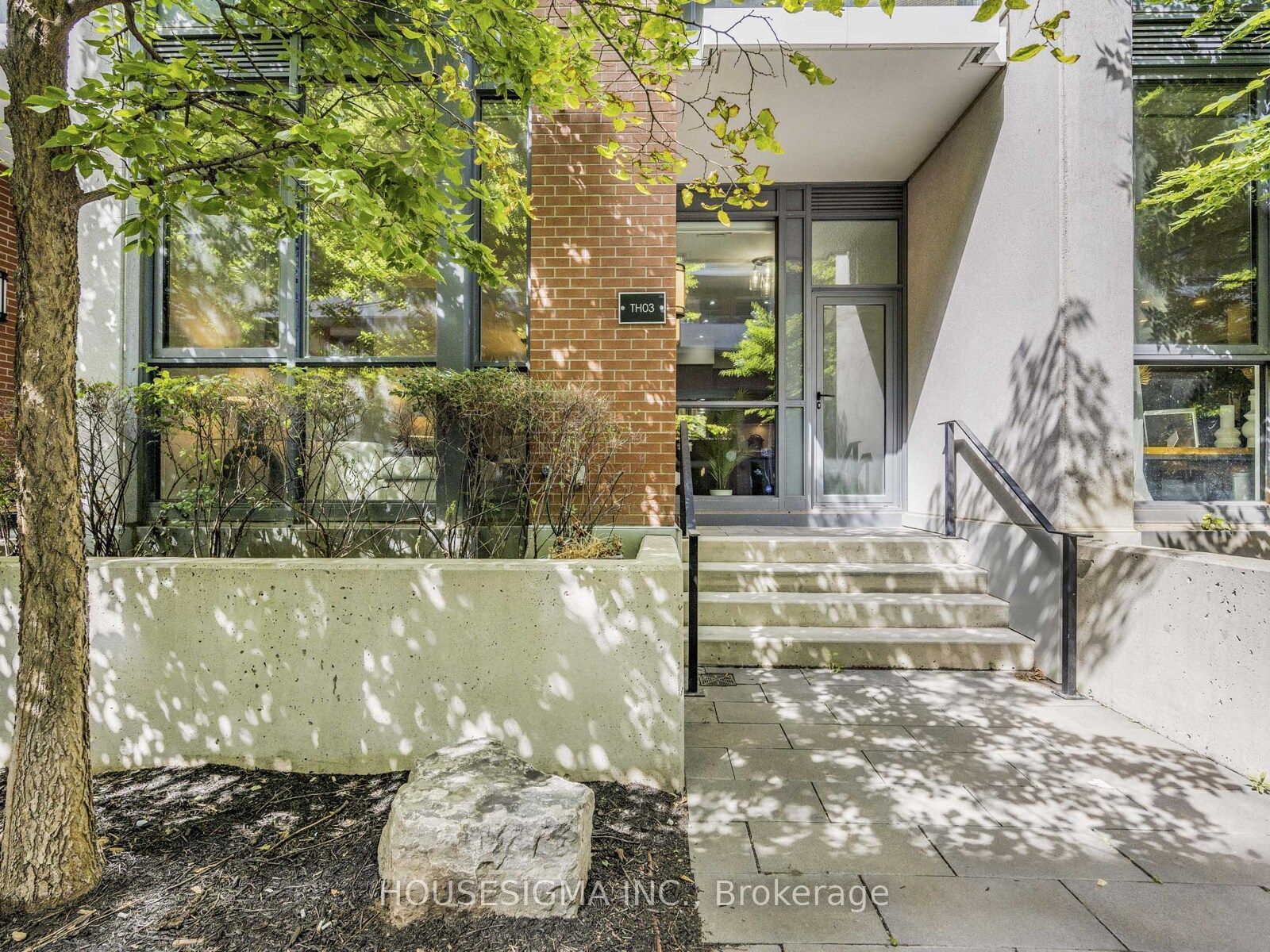 Unit 3 - 32 Bruyers Mews, Toronto 2