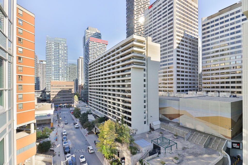 Unit 908 - 58 Orchard View Boulevard, Toronto 2