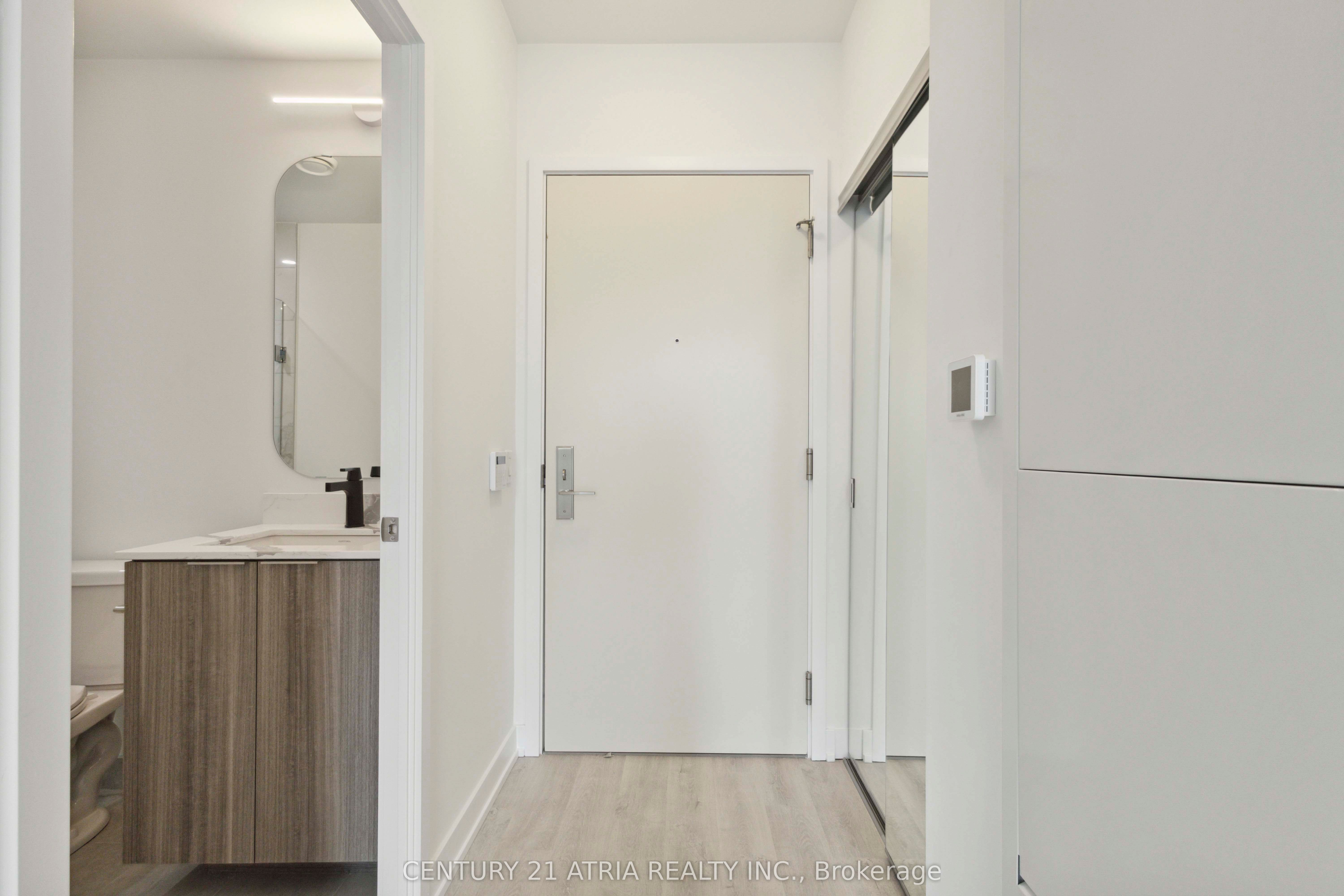 Unit 302 - 15 Richardson Street, Toronto 4