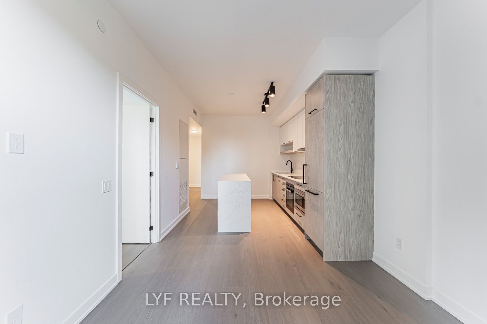 Unit 826 - 91 Montclair Avenue, Toronto 3