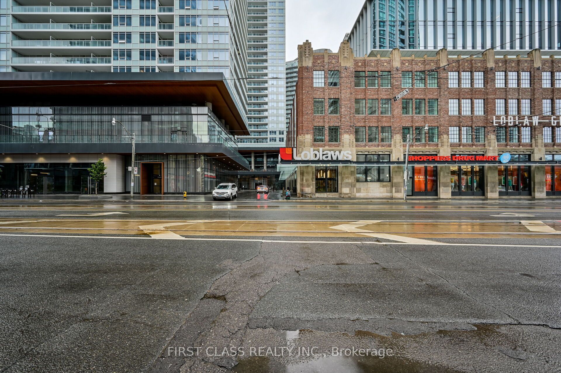 Unit 915 - 17 Bathurst Street, Toronto 4