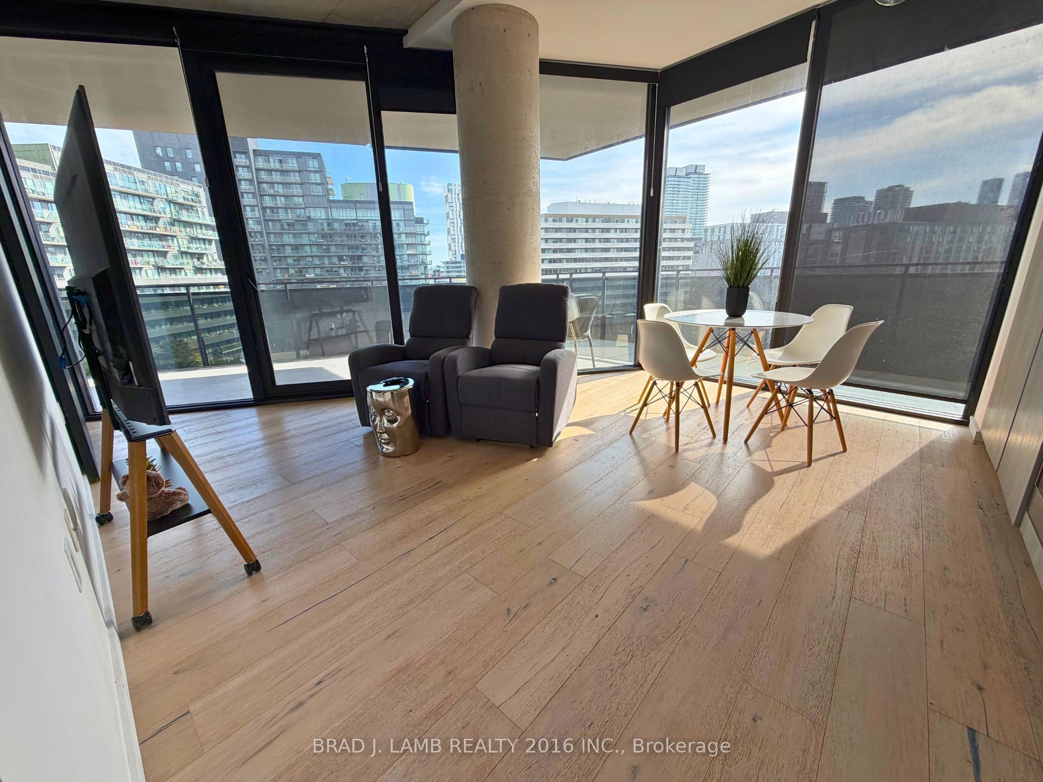 Unit 604 - 21 Lawren Harris Square, Toronto 4