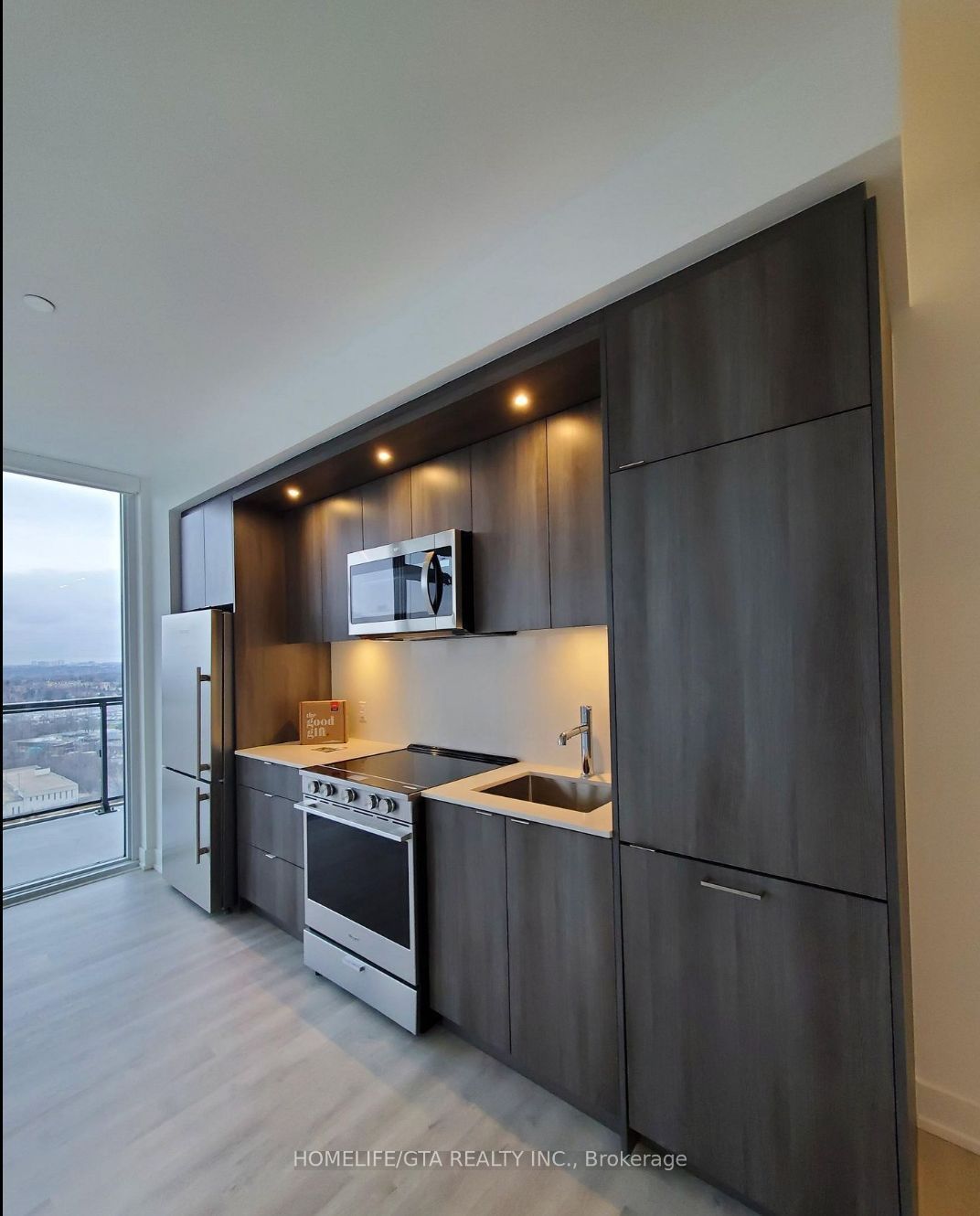 Unit 2203 - 30 Inn On The Park Drive, North York 4