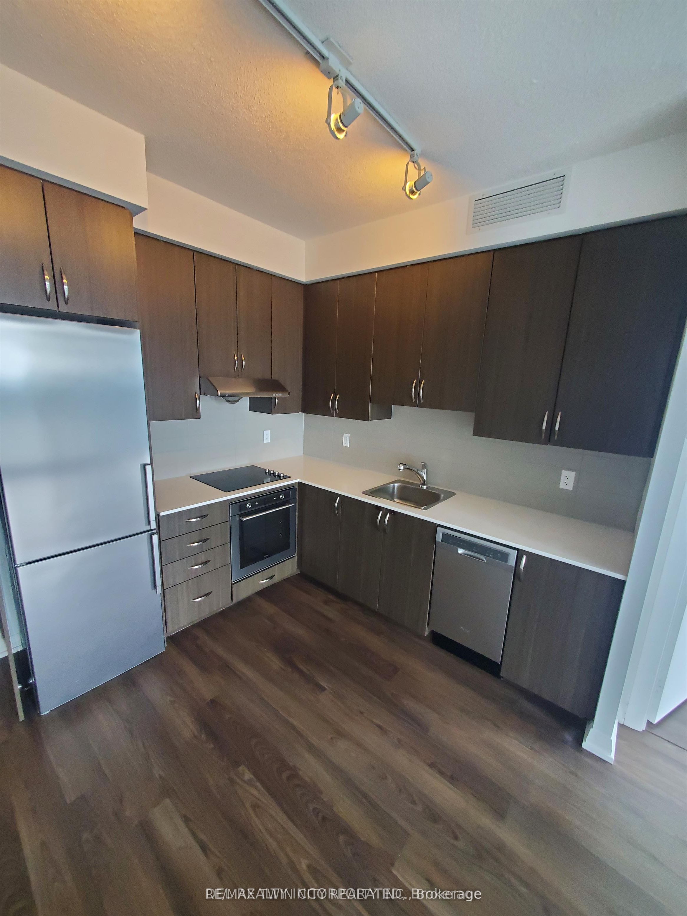 Unit 1805 - 55 ANN O'REILLY Road, North York 3