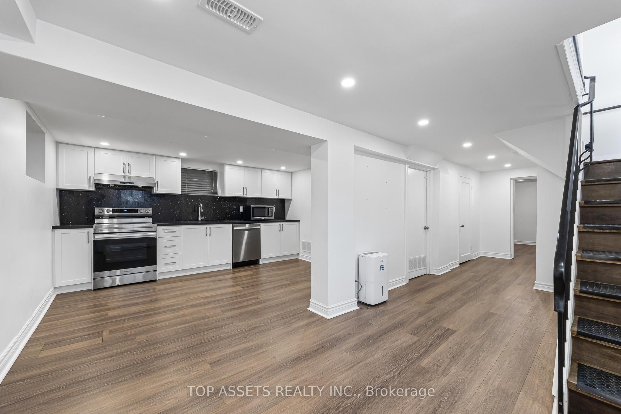 Unit BSMT - 532 Glengrove Avenue W, North York 5