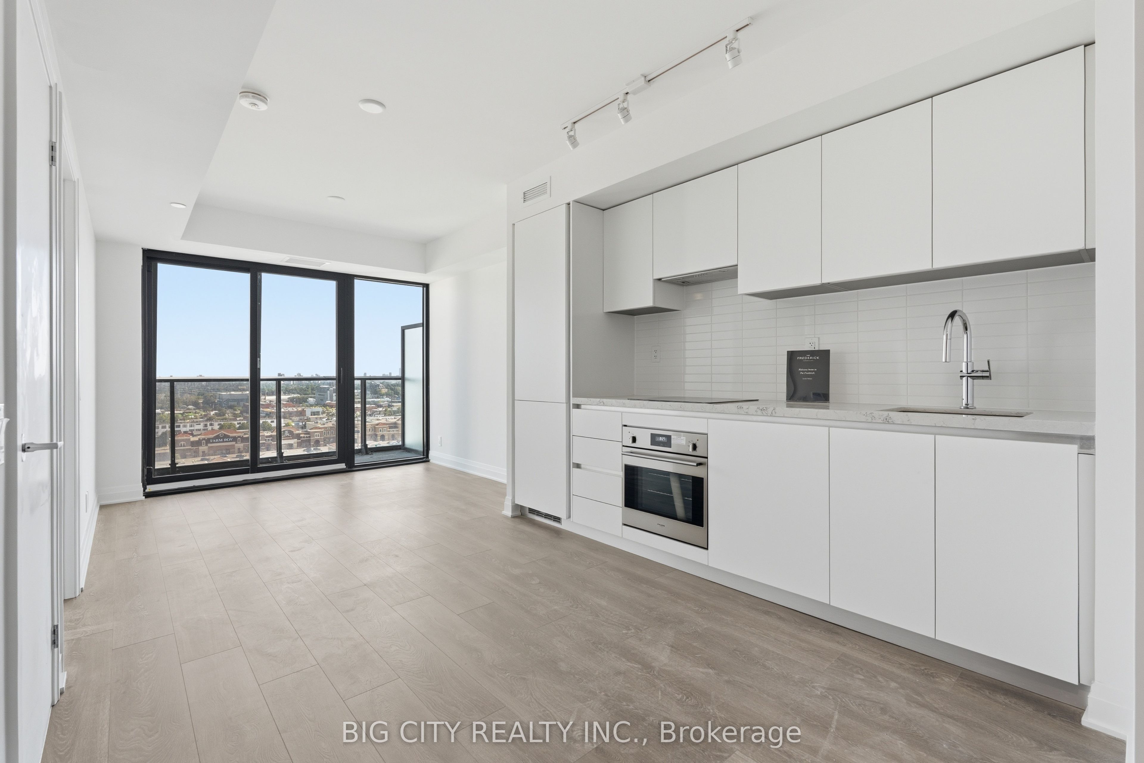 Unit 1611 - 25 Frederick Todd Way, Toronto 3
