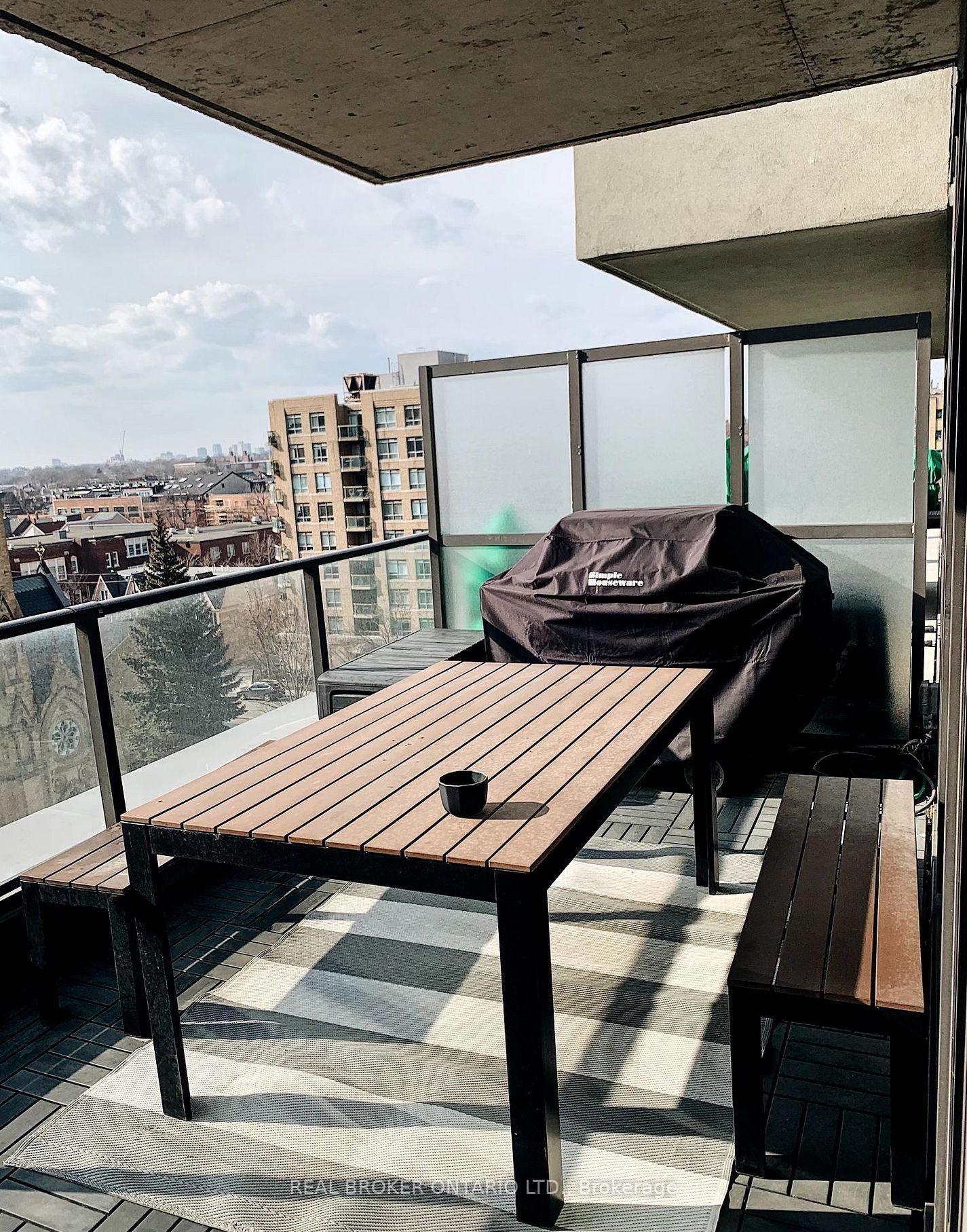 Unit 605 - 111 Bathurst Street, Toronto 4