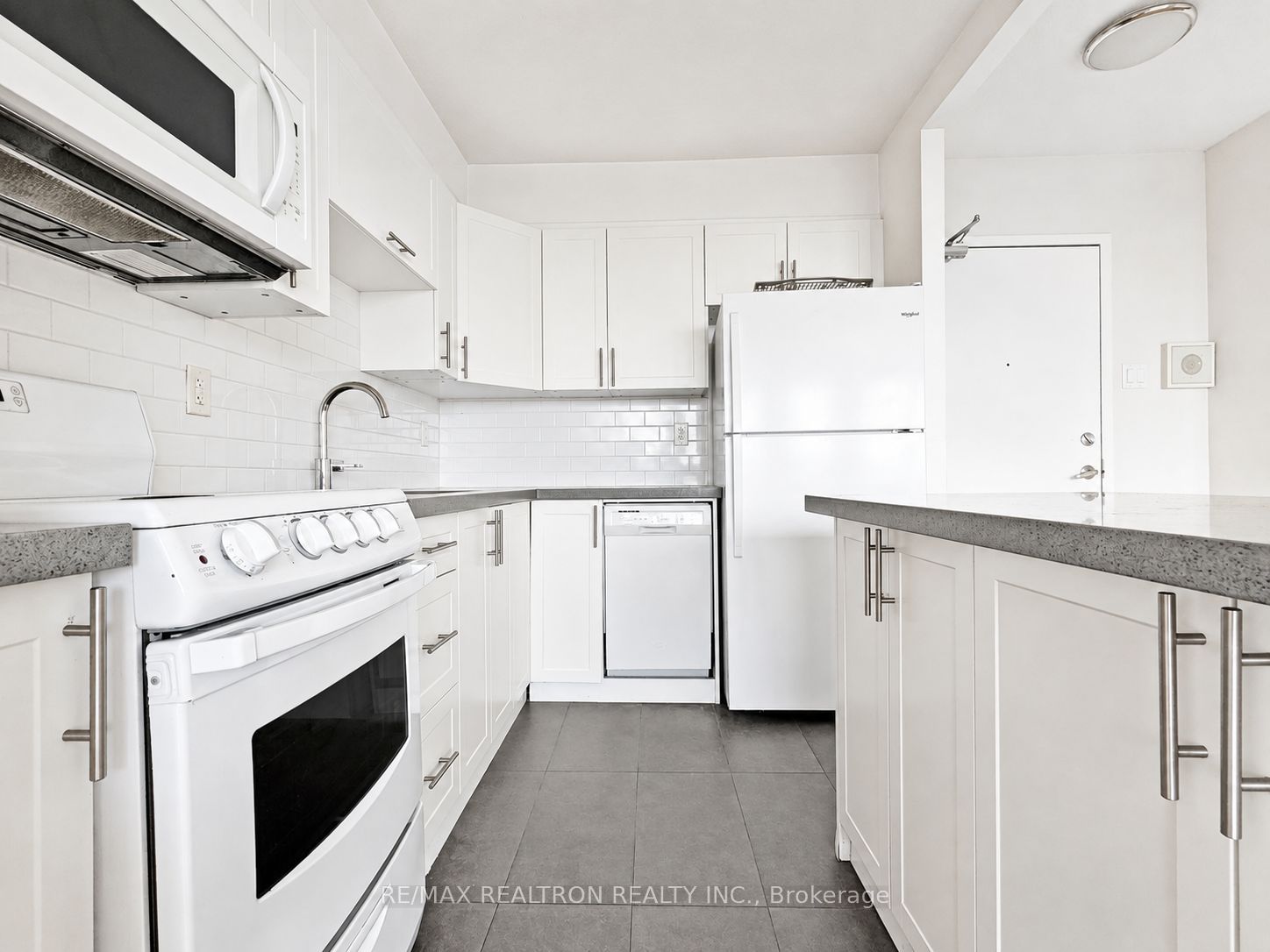 Unit 1611 - 666 Spadina Avenue, Toronto 5