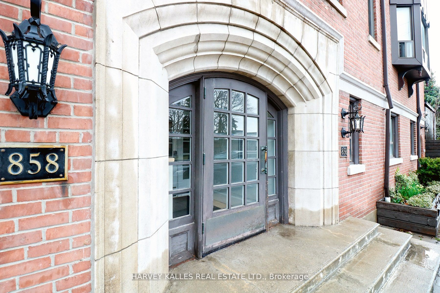 Unit 201 - 858 Davenport Road, Toronto 2