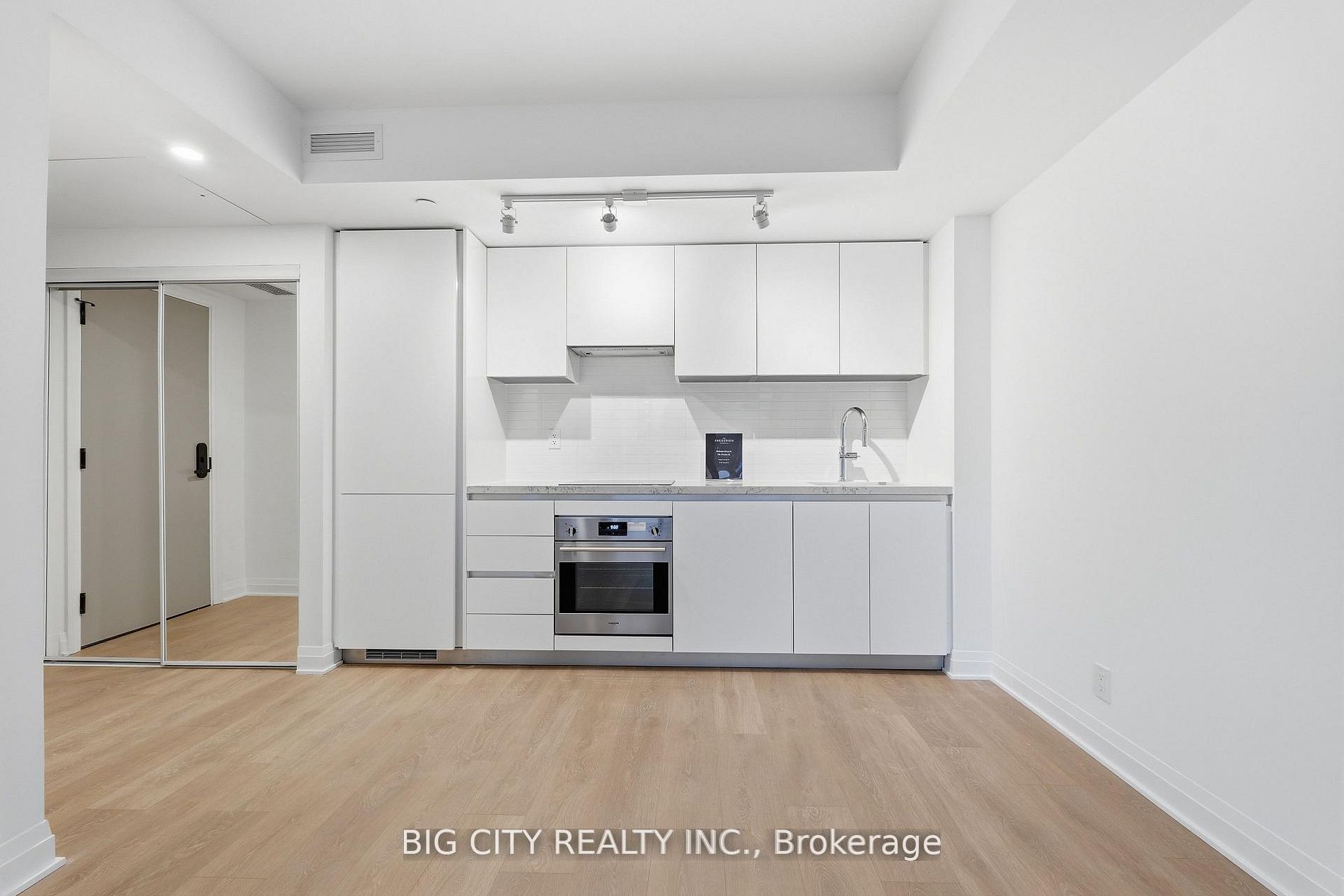 Unit 1006 - 25 Frederick Todd Way, Toronto 3