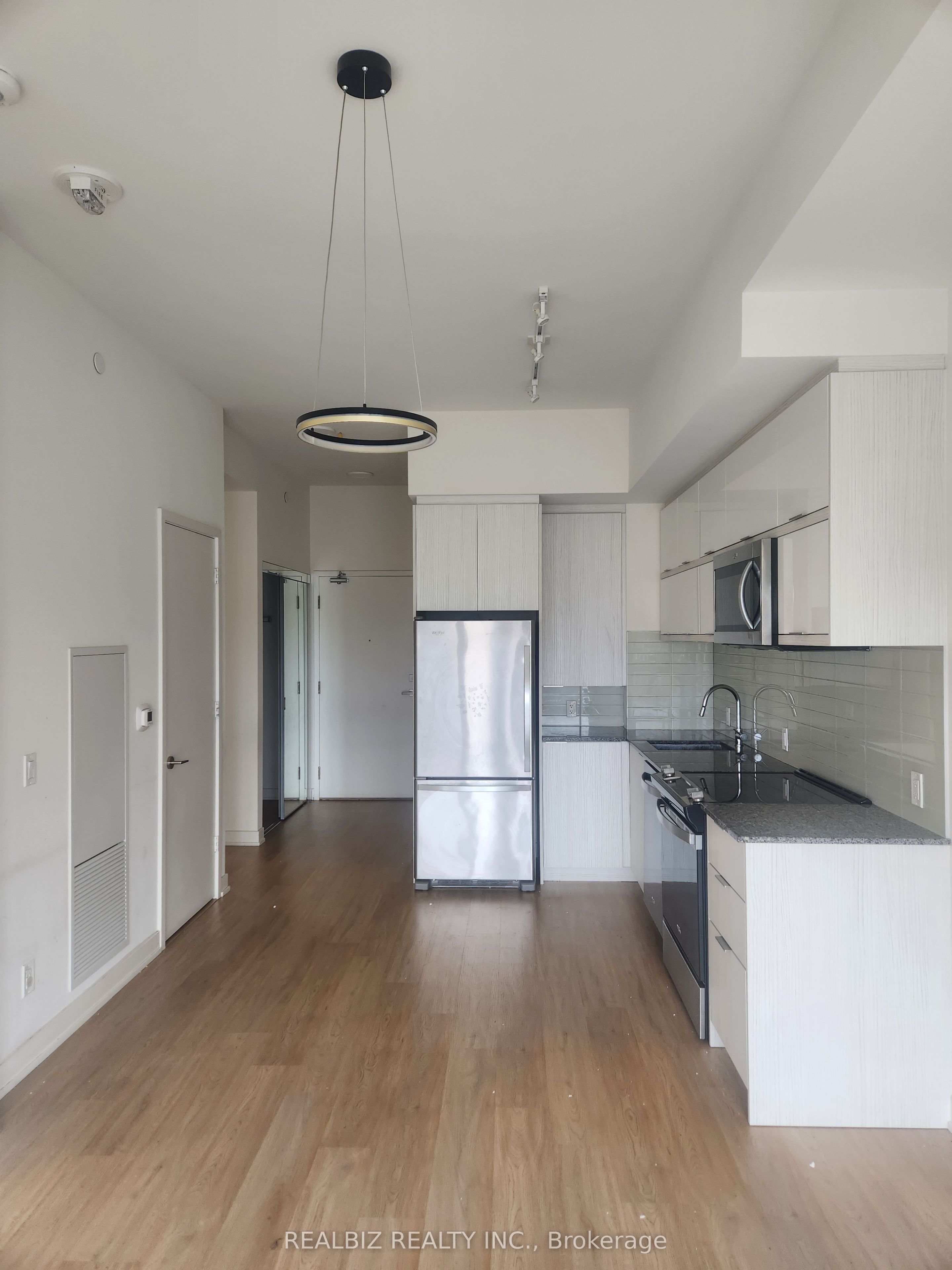 Unit 705 - 10 Deerlick Court, North York 4
