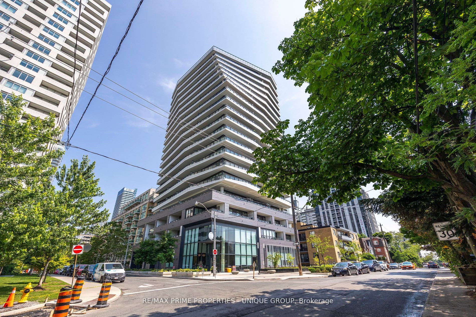 Unit 606 - 11 Lillian Street, Toronto 2