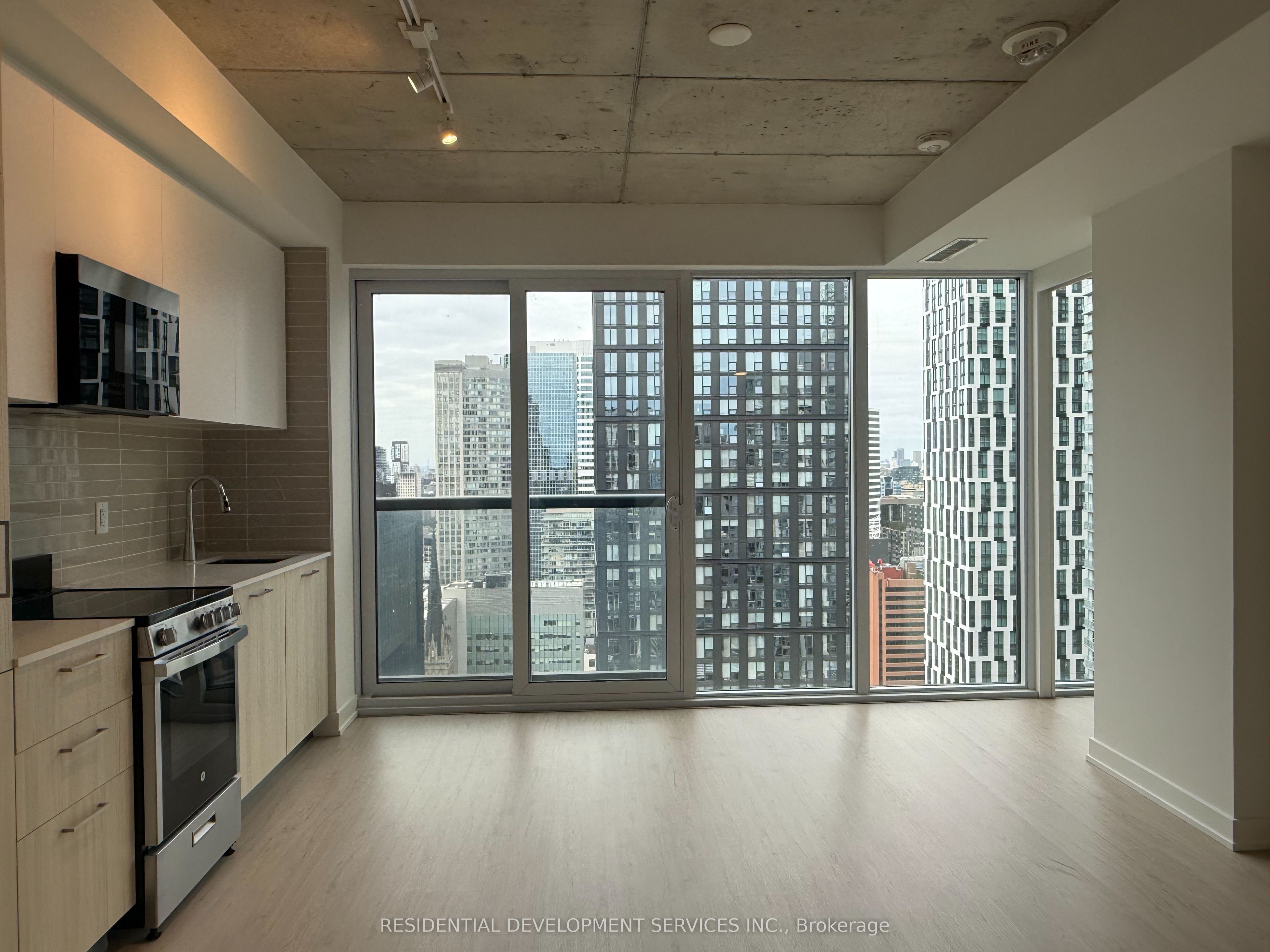 Unit 3005 - 65 Mutual Street, Toronto 2