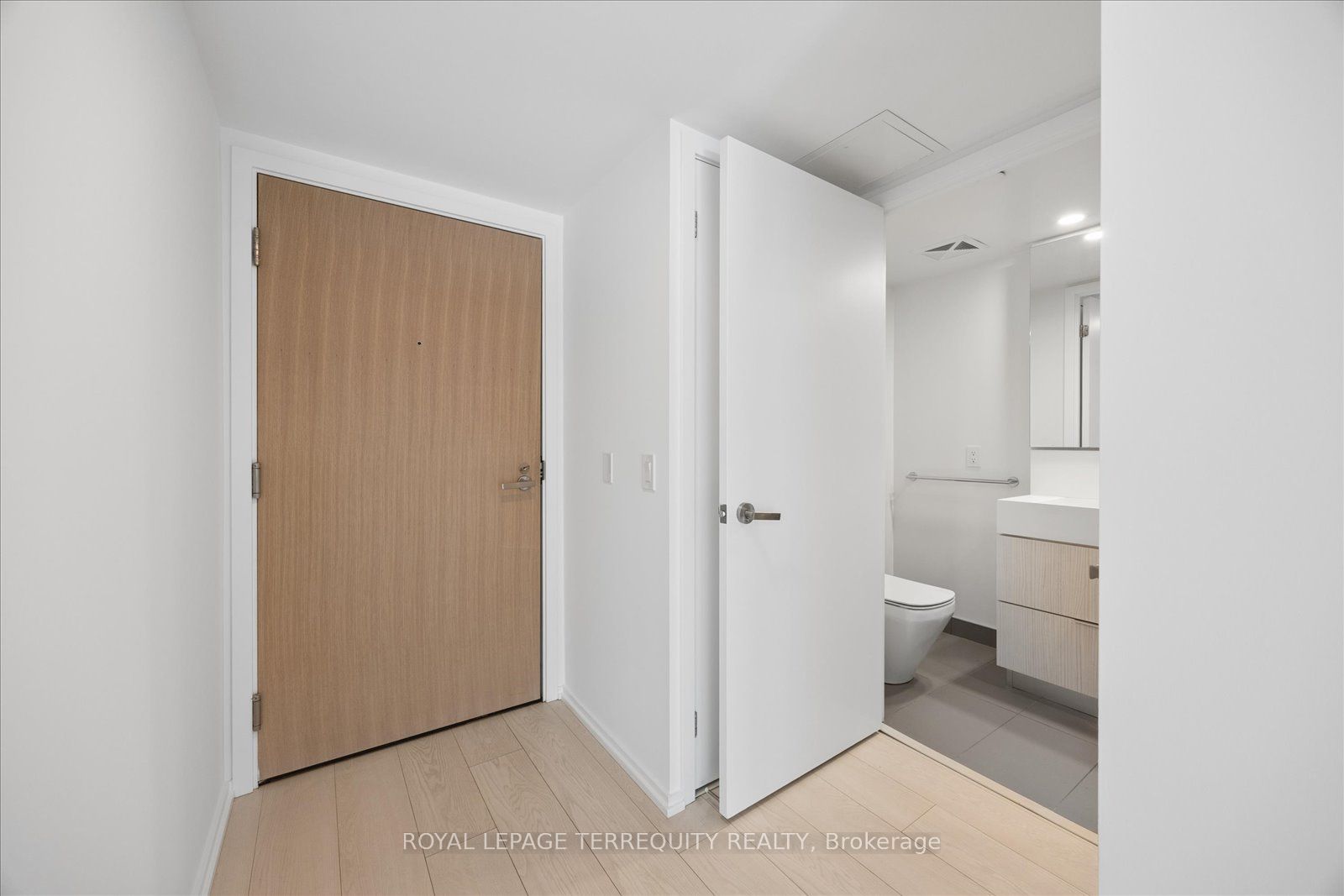 Unit 703 - 5 Soudan Avenue, Toronto 5
