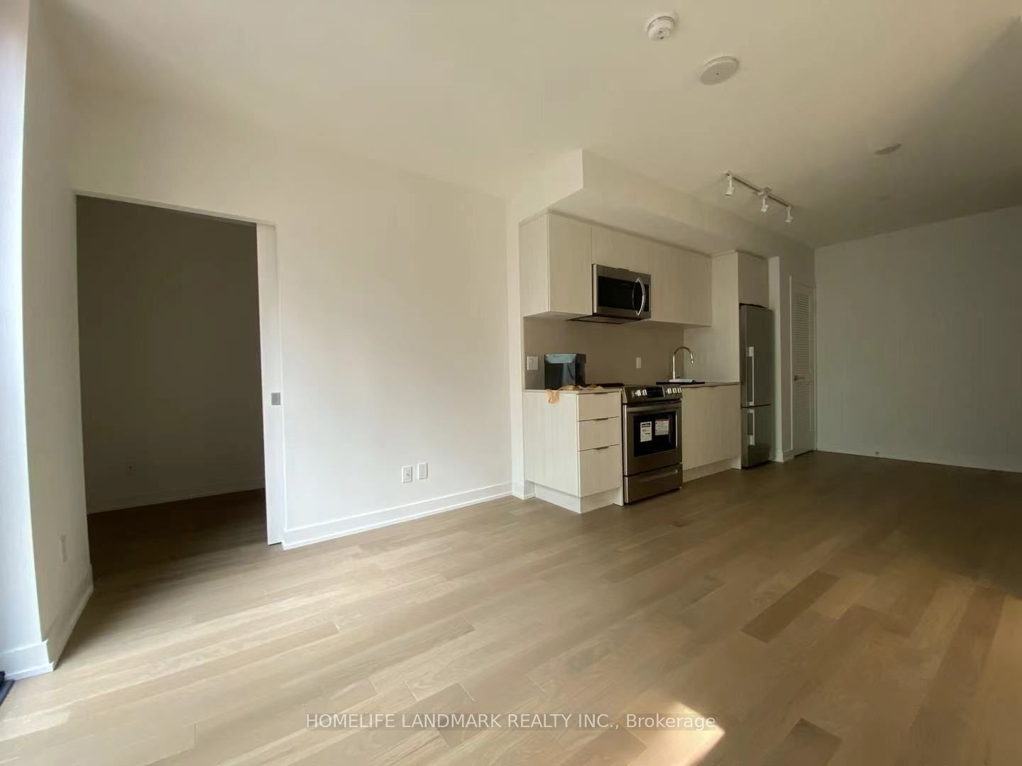 Unit 209 - 25 Richmond Street E, Toronto 2