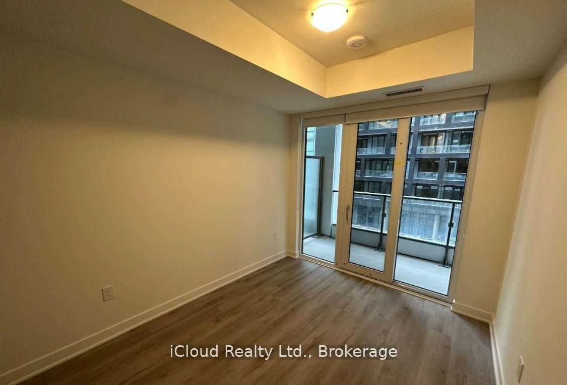 Unit 1429 - 70 Princess Street, Toronto 5