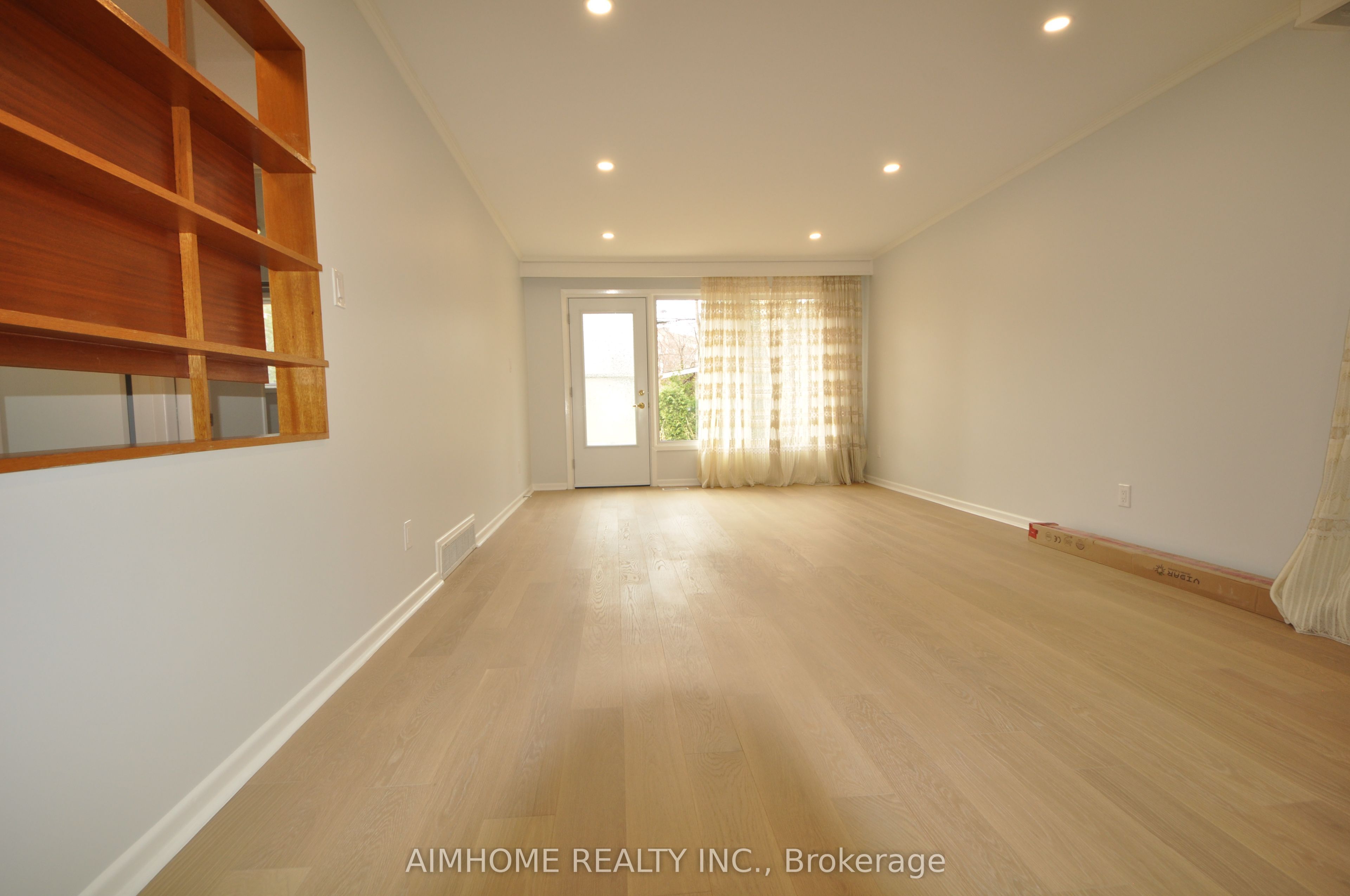 Unit 2 - 14 Dukinfield Crescent, North York 2