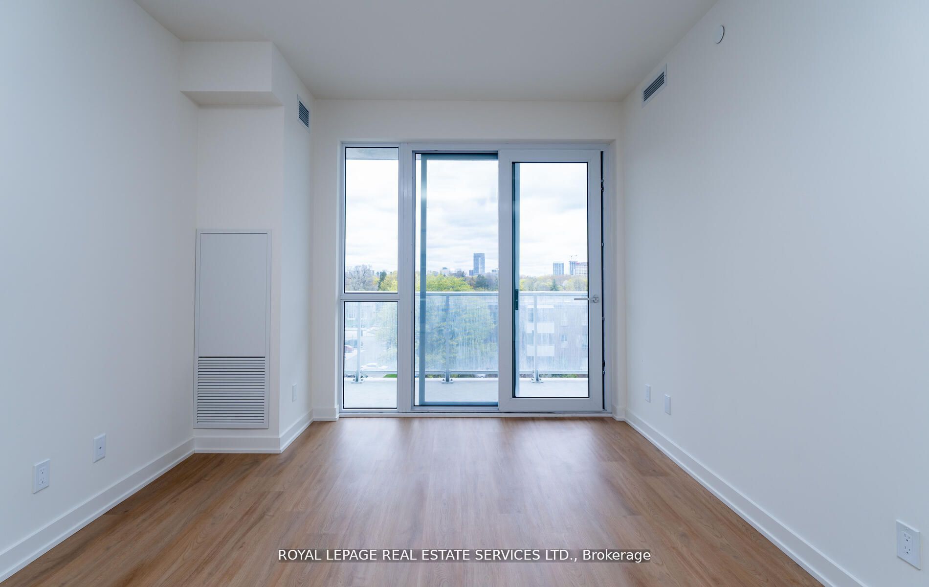 Unit 610 - 10 Deerlick Court, North York 5