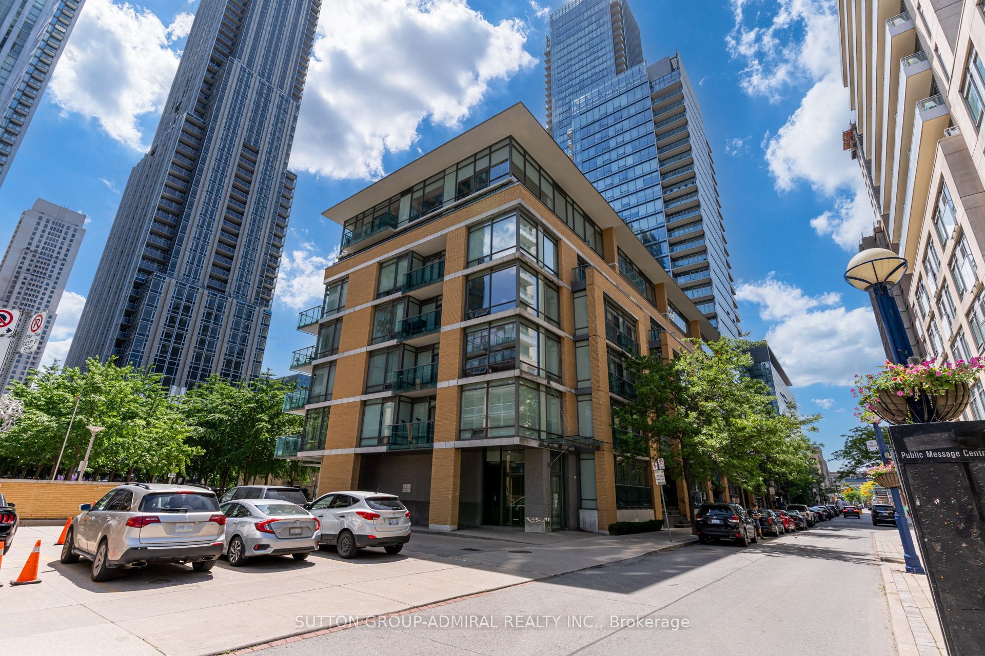 Unit 104 - 21 Scollard Street, Toronto 2